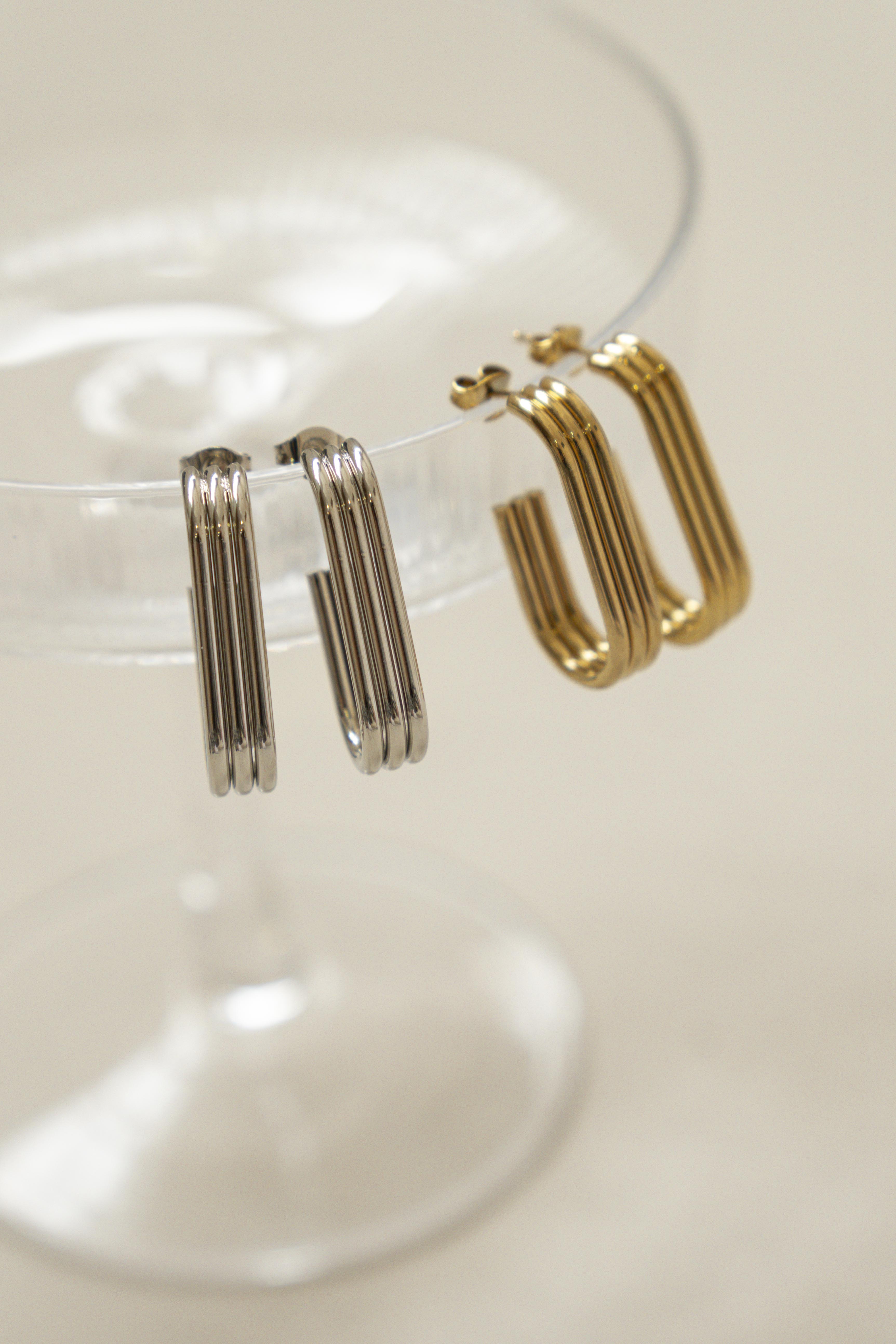 Triple Oval Hoop Earrings // Silver