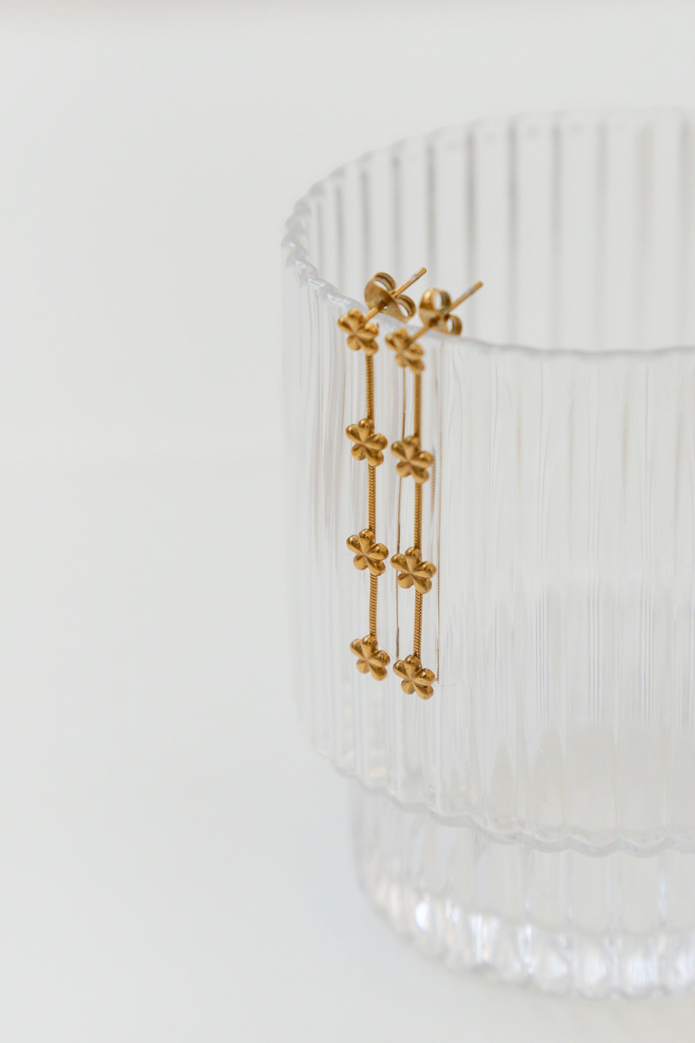 DANGLING FLOWER EARRINGS // GOLD