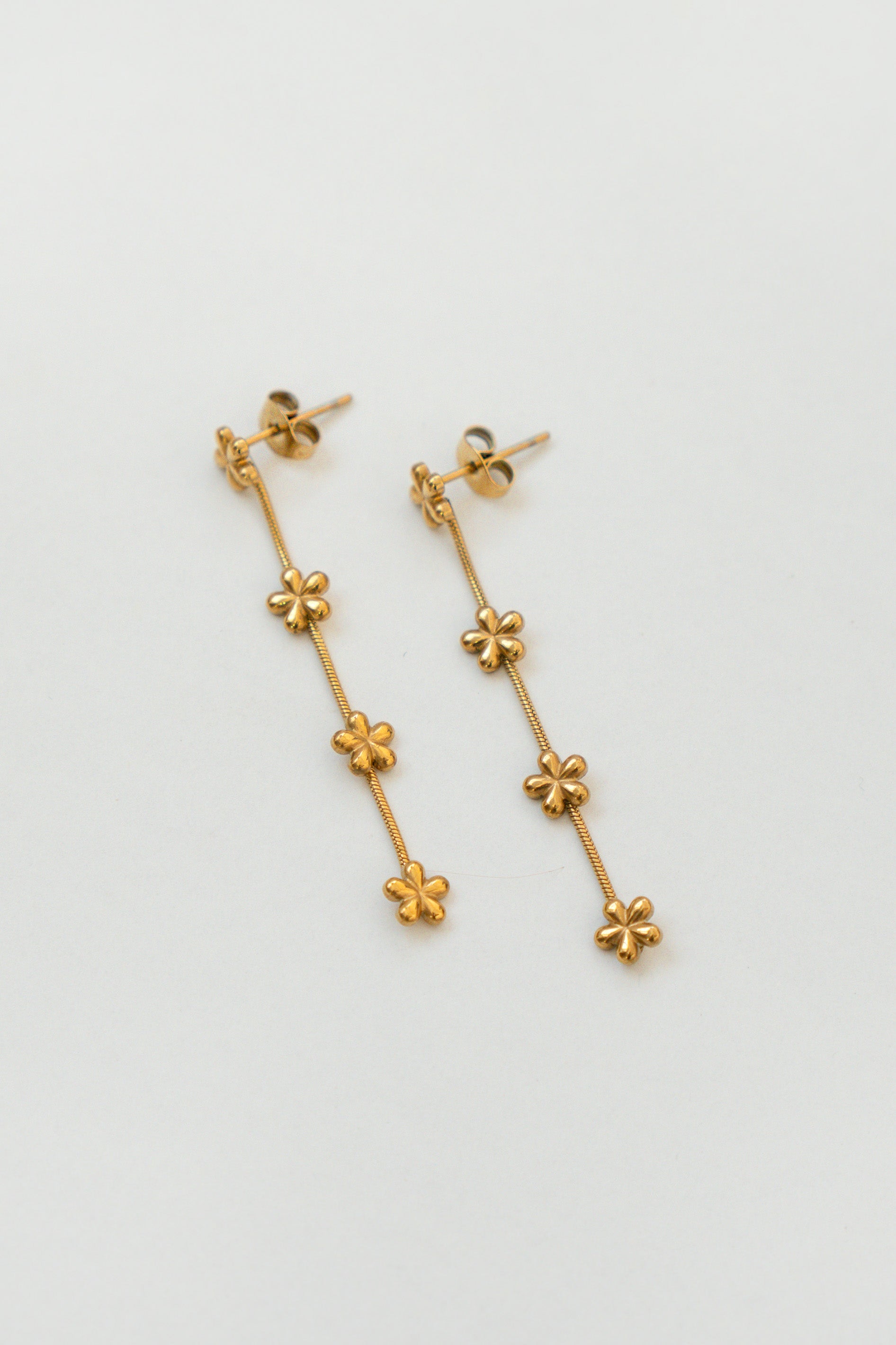 DANGLING FLOWER EARRINGS // GOLD