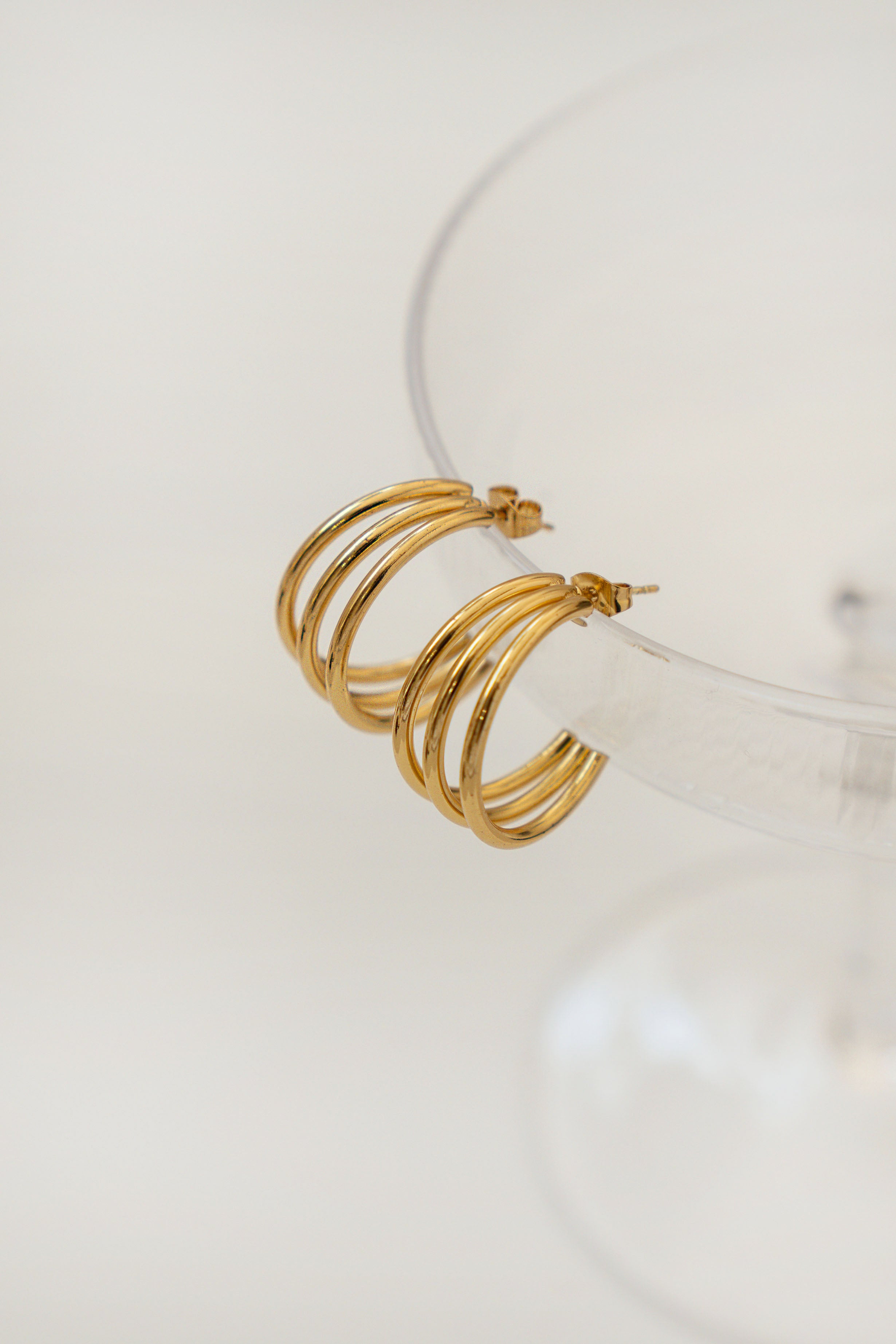 MEDIUM OPEN TRIPLE HOOP EARRINGS // GOLD