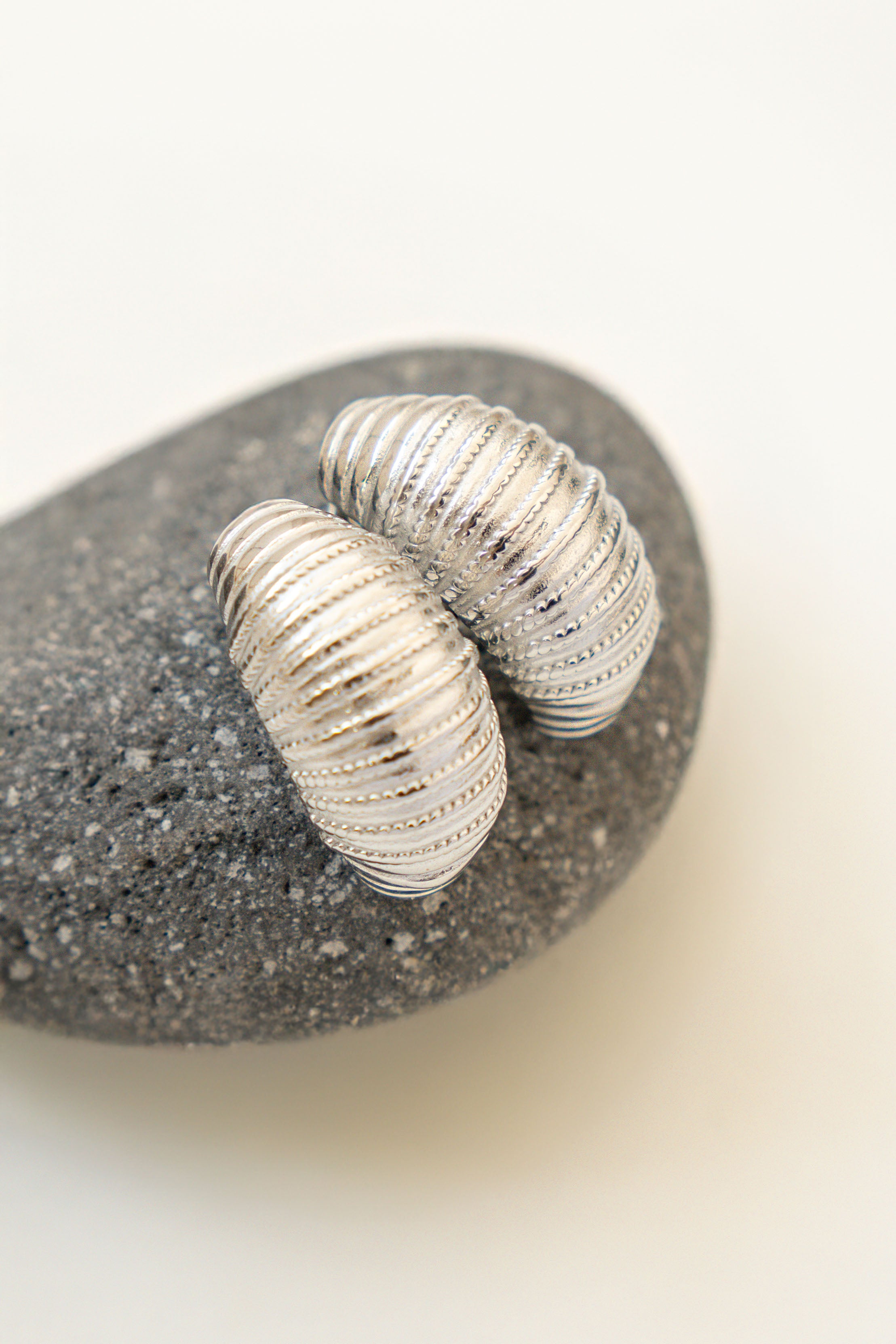 LARGE ARMADILLO EARRINGS // SILVER