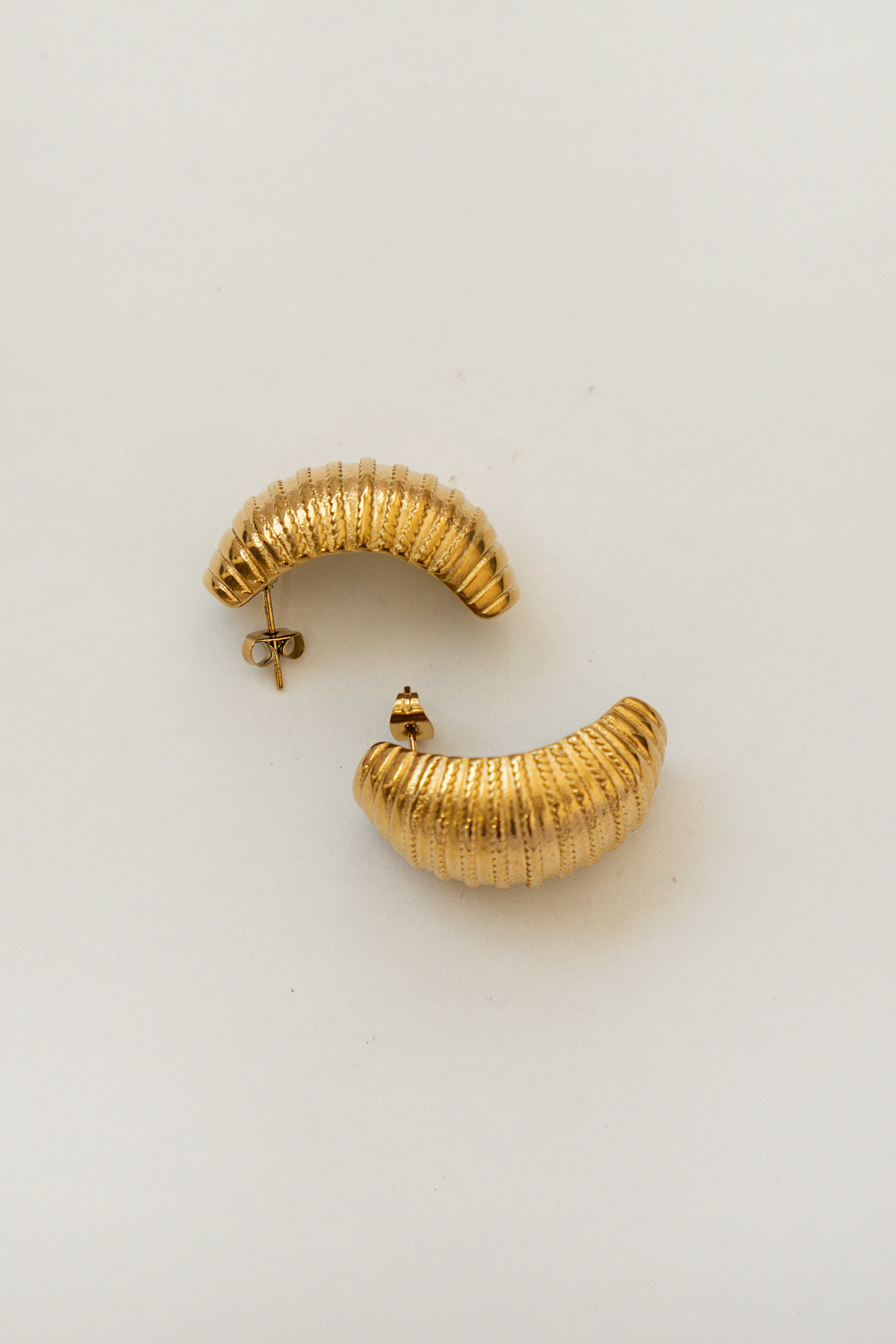 LARGE ARMADILLO EARRINGS // GOLD