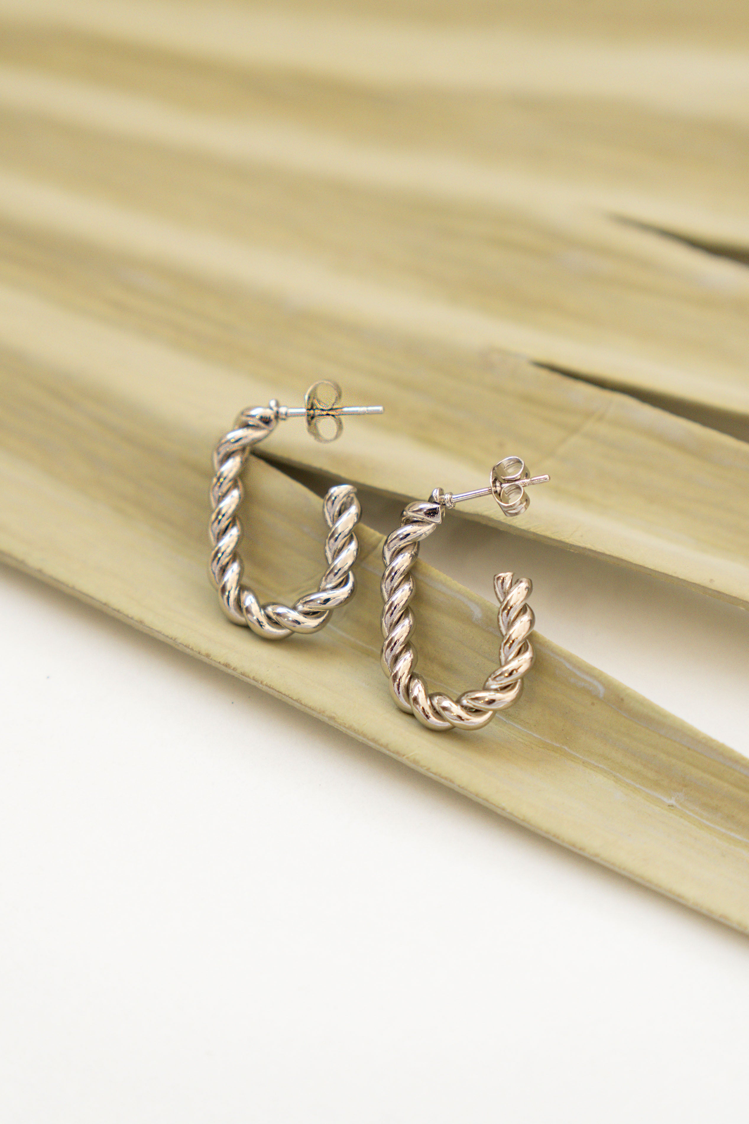 Twisted Oval Hoop Earrings // Silver