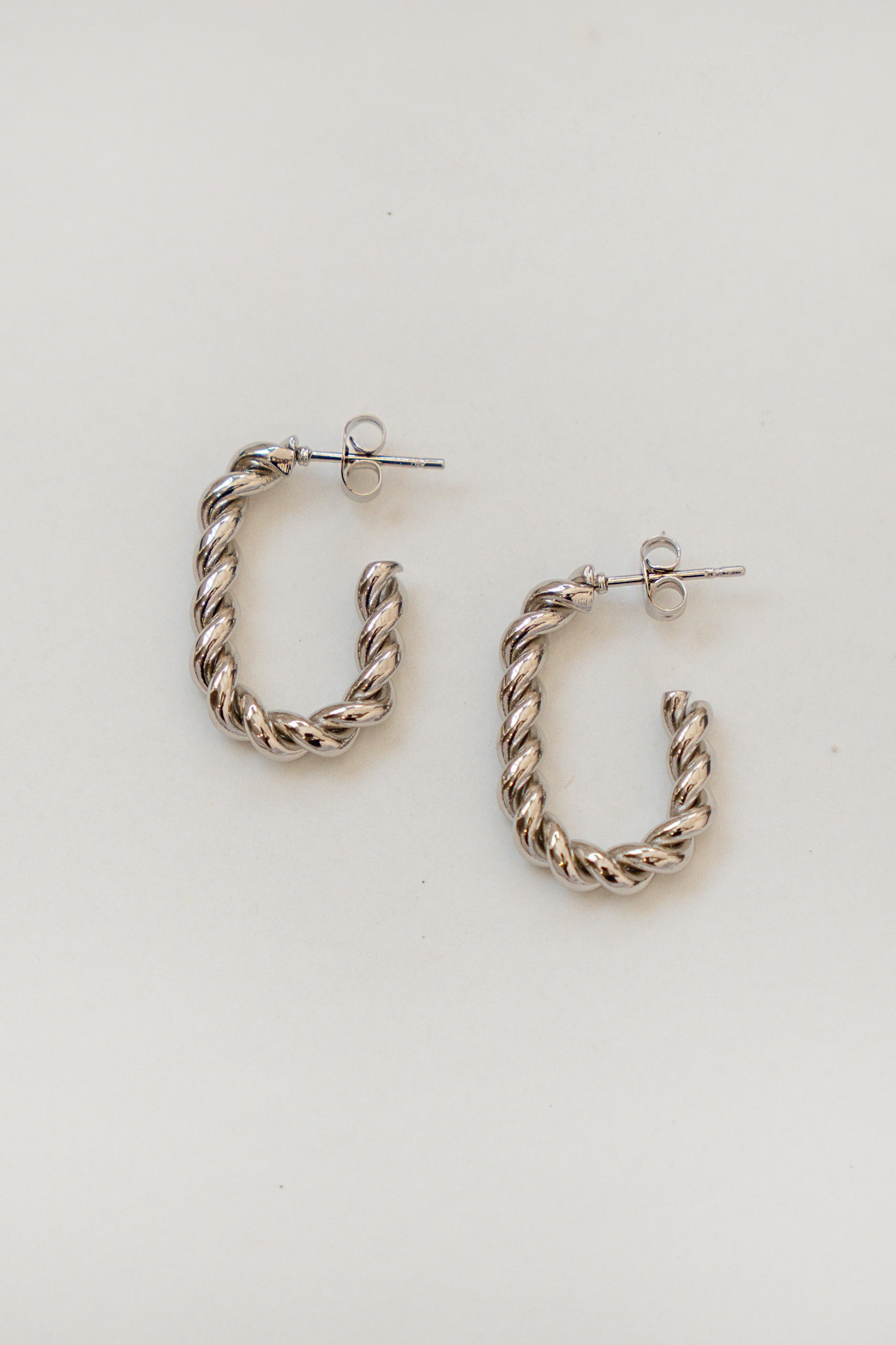 Twisted Oval Hoop Earrings // Silver