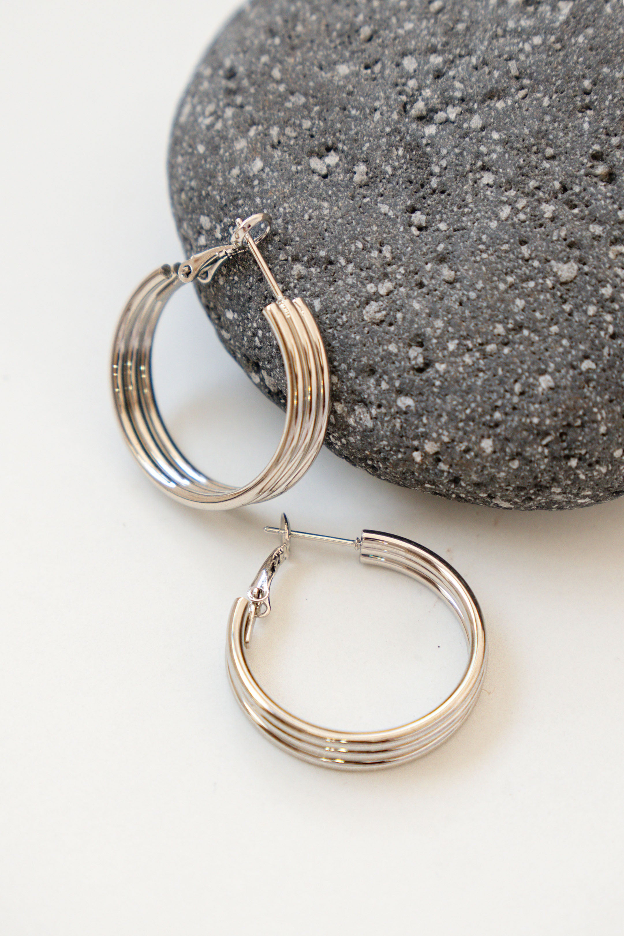 LARGE TRIPLE HOOP EARRINGS // SILVER
