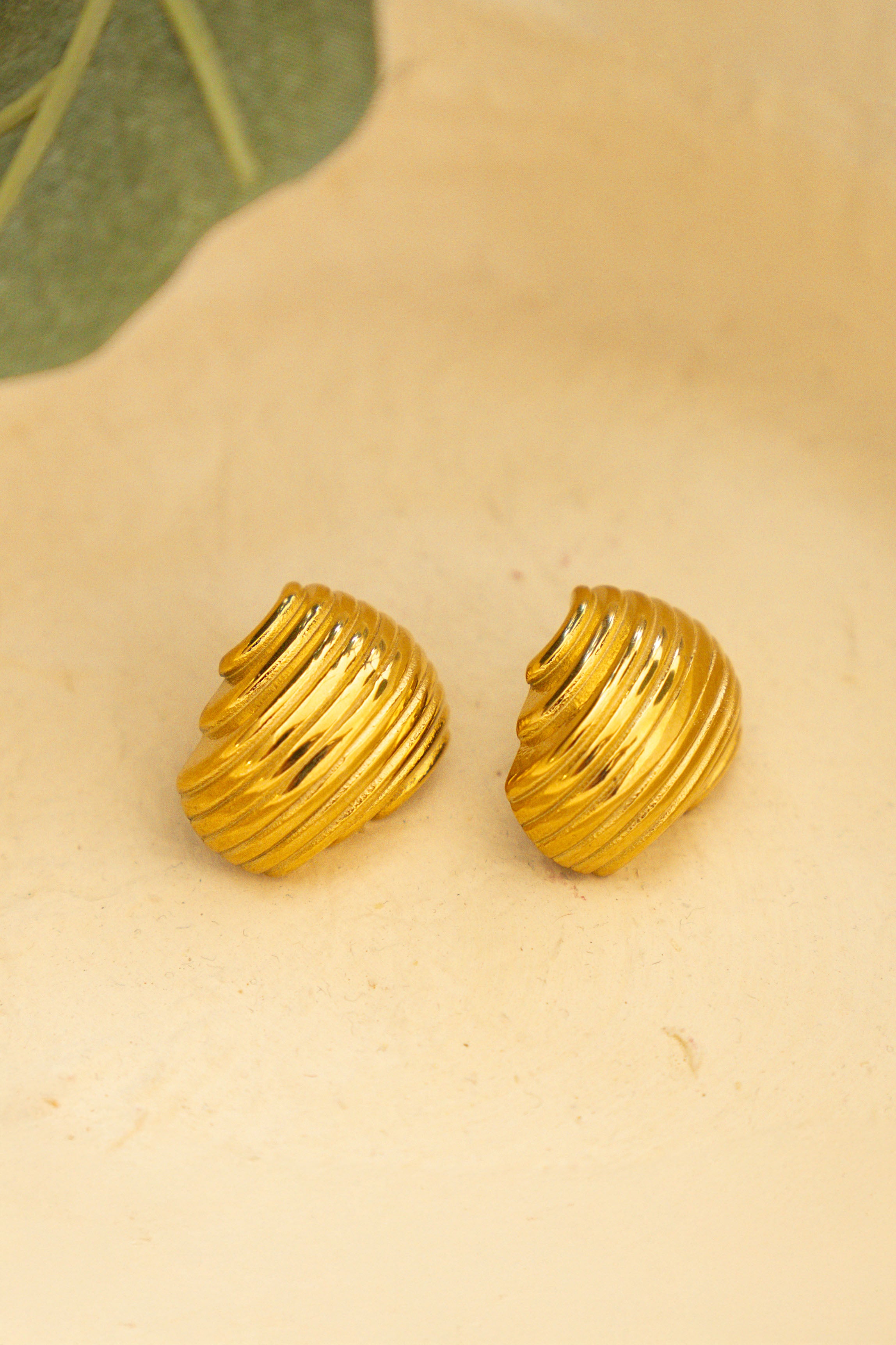 GALLETS EARRINGS // GOLD