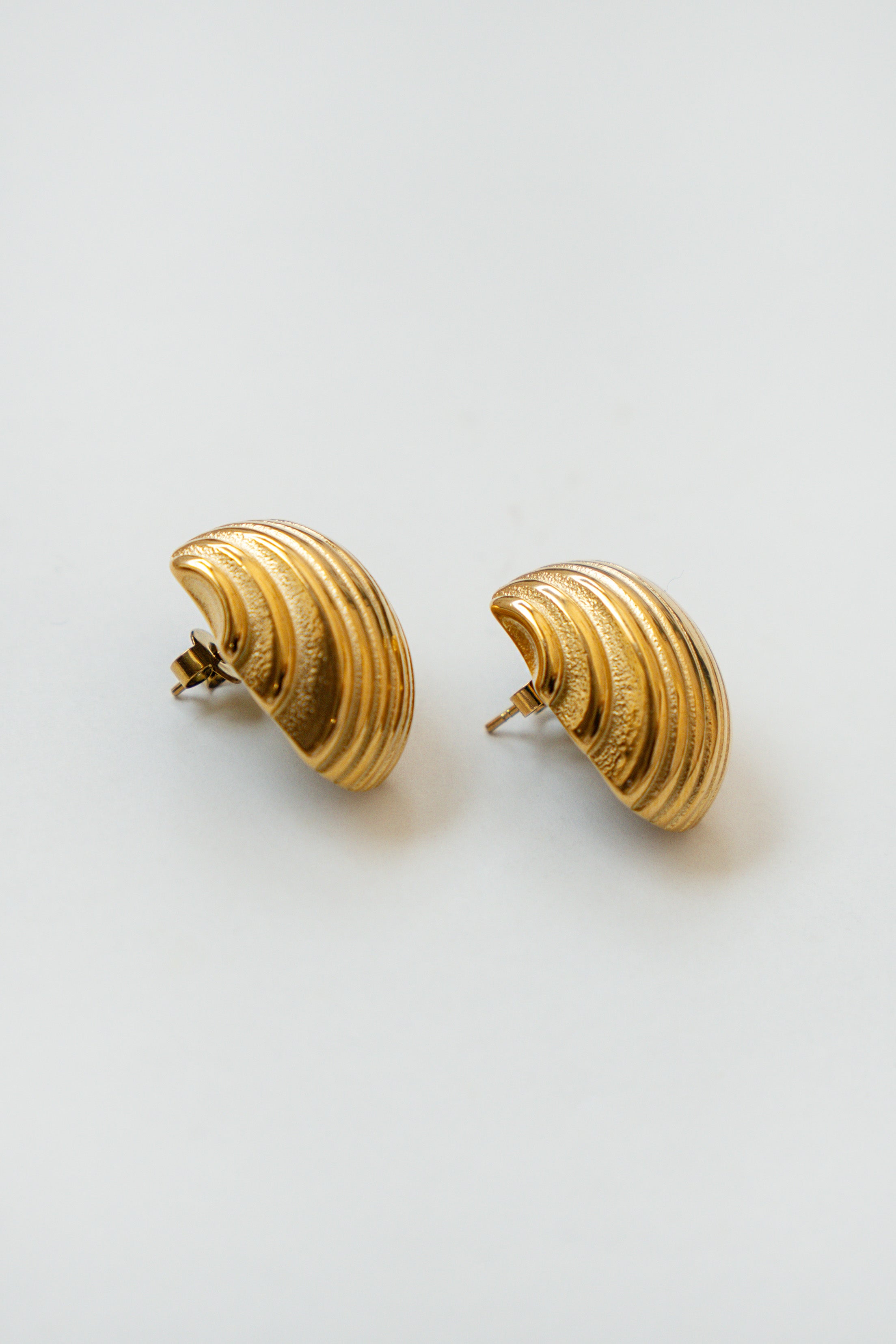 GALLETS EARRINGS // GOLD