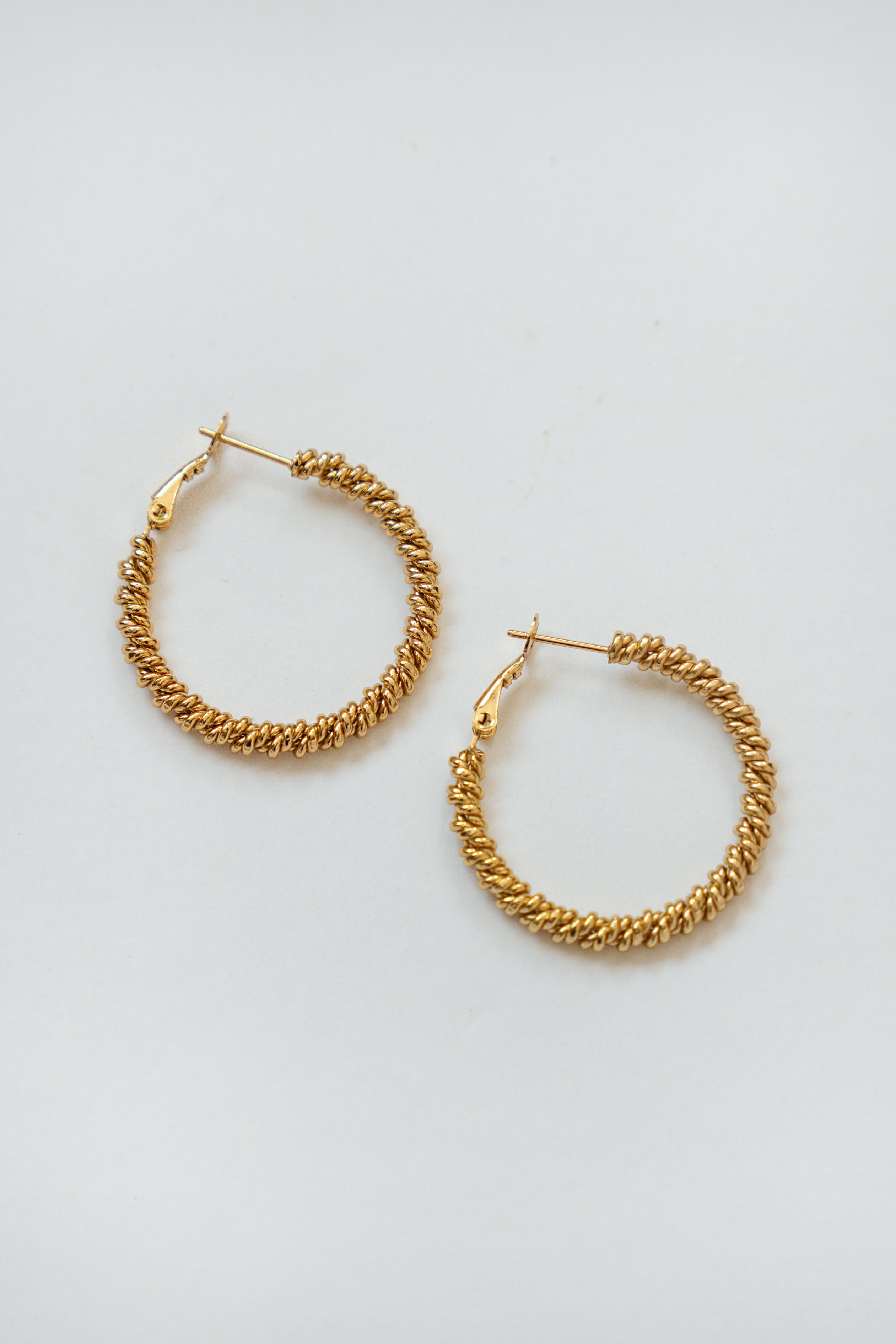 LARGE TWISTED BRAID HOOP EARRINGS // GOLD