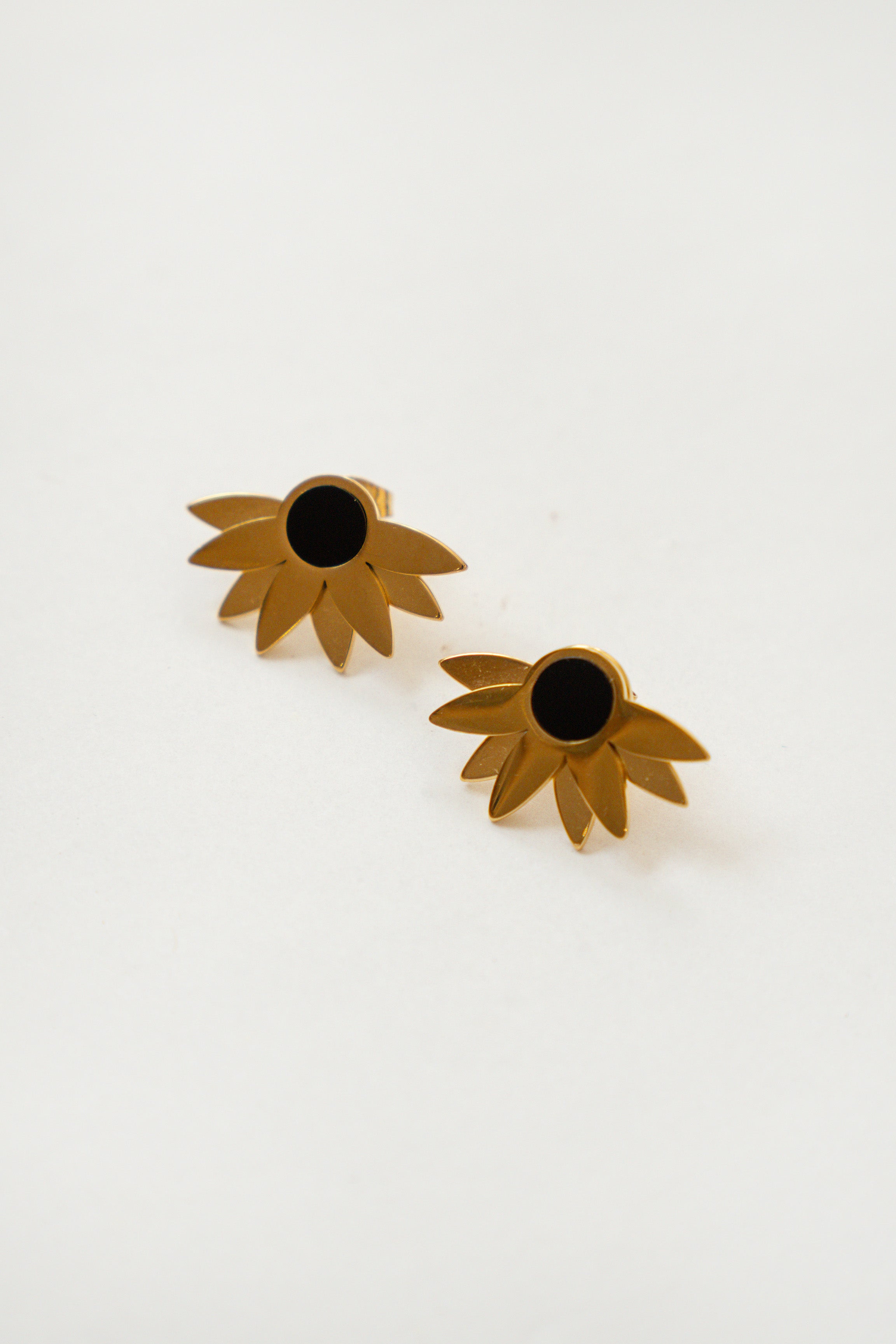 SEMI FLOWER EARRINGS // BLACK