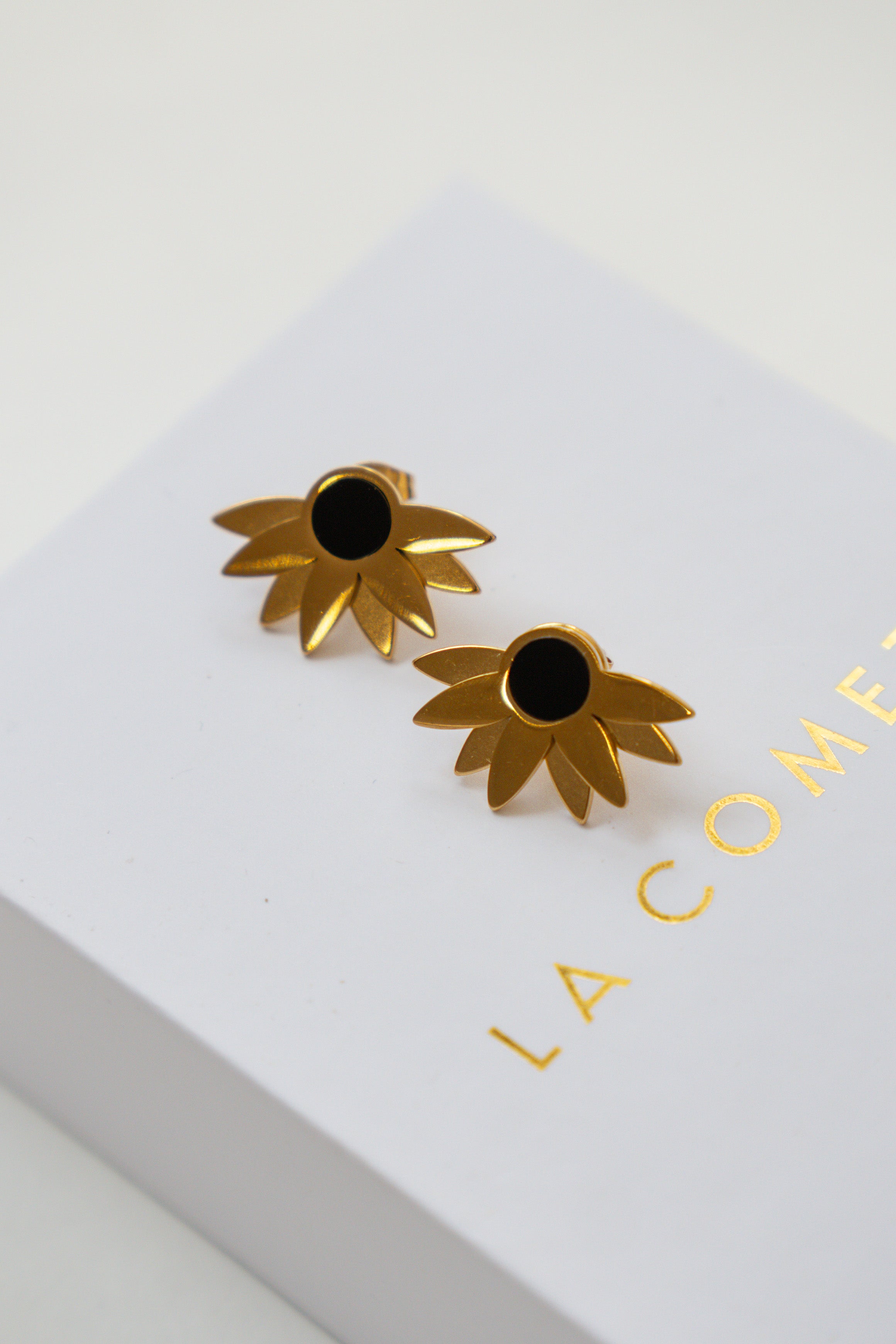 SEMI FLOWER EARRINGS // BLACK