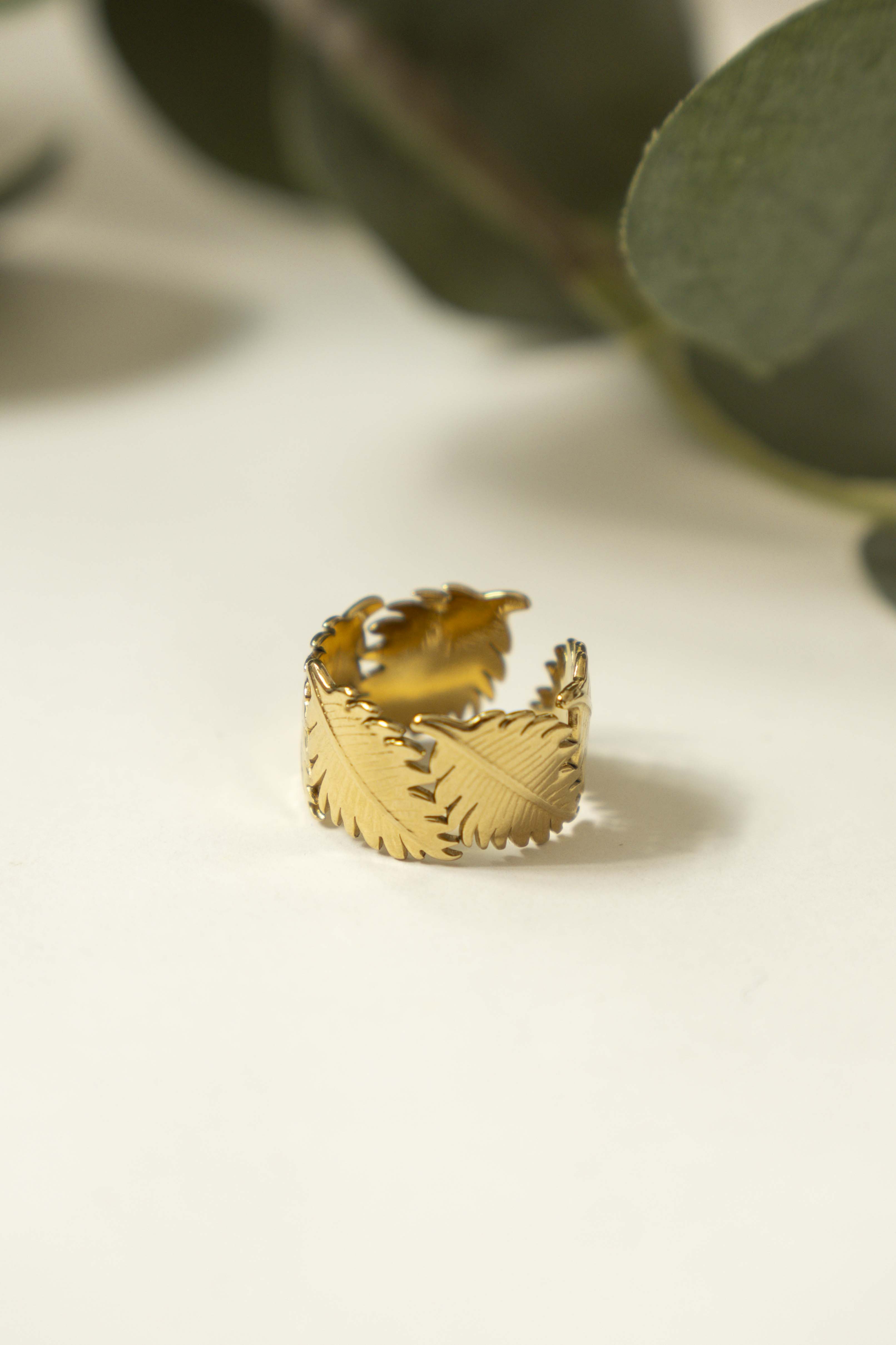 BOLD LEAF RING