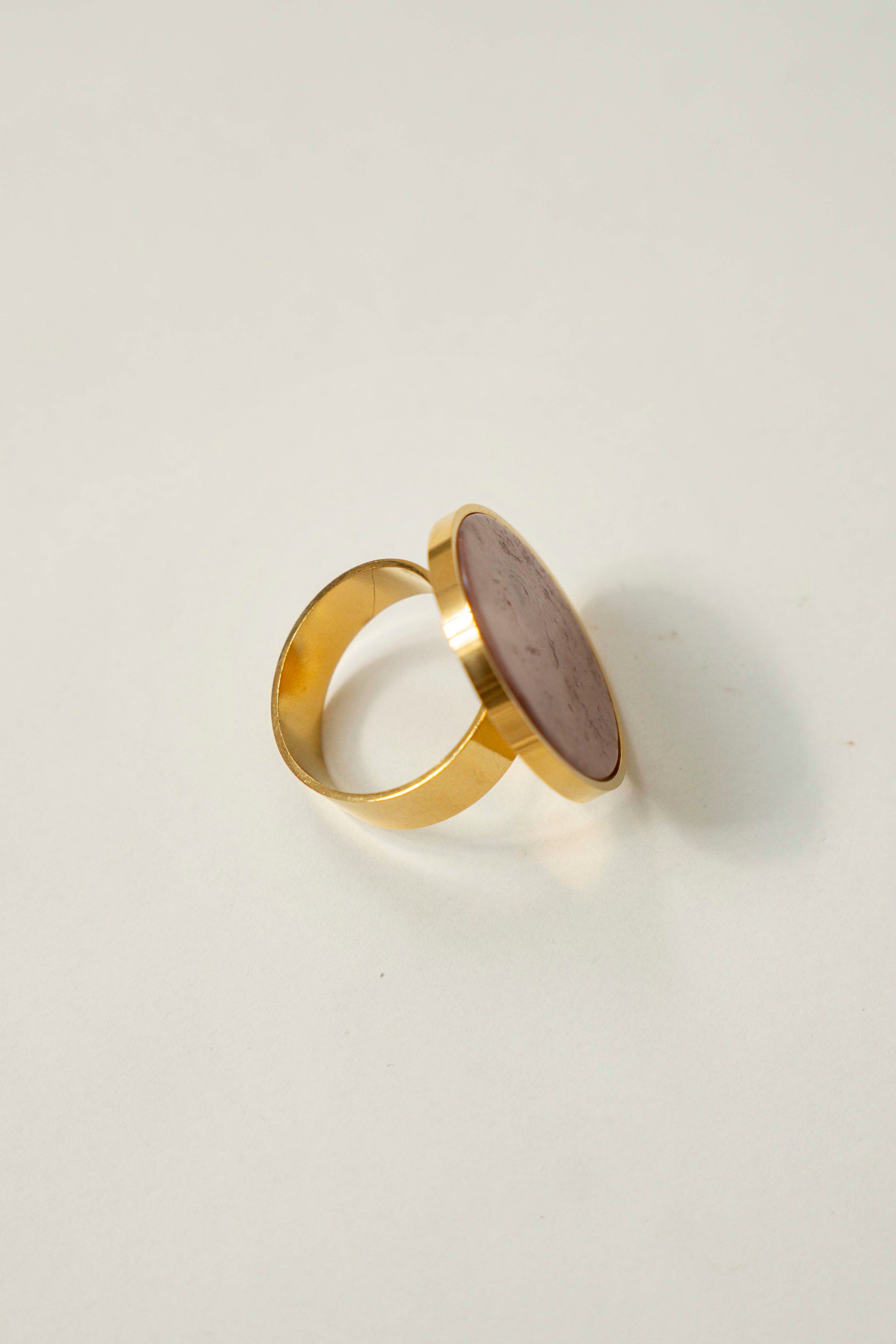 MAXI CIRCLE STONE RING // PINK