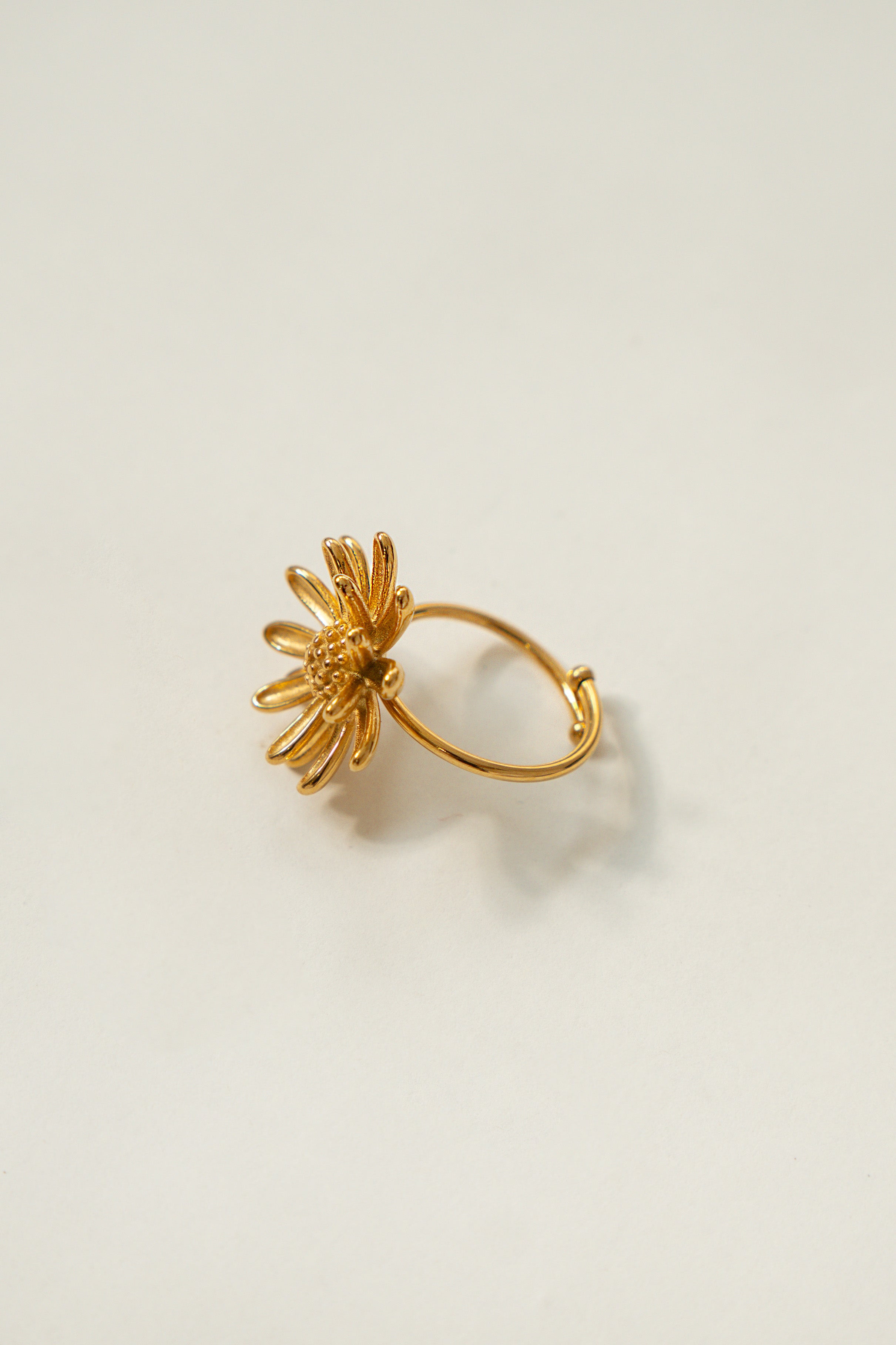 GRAND DAISY RING