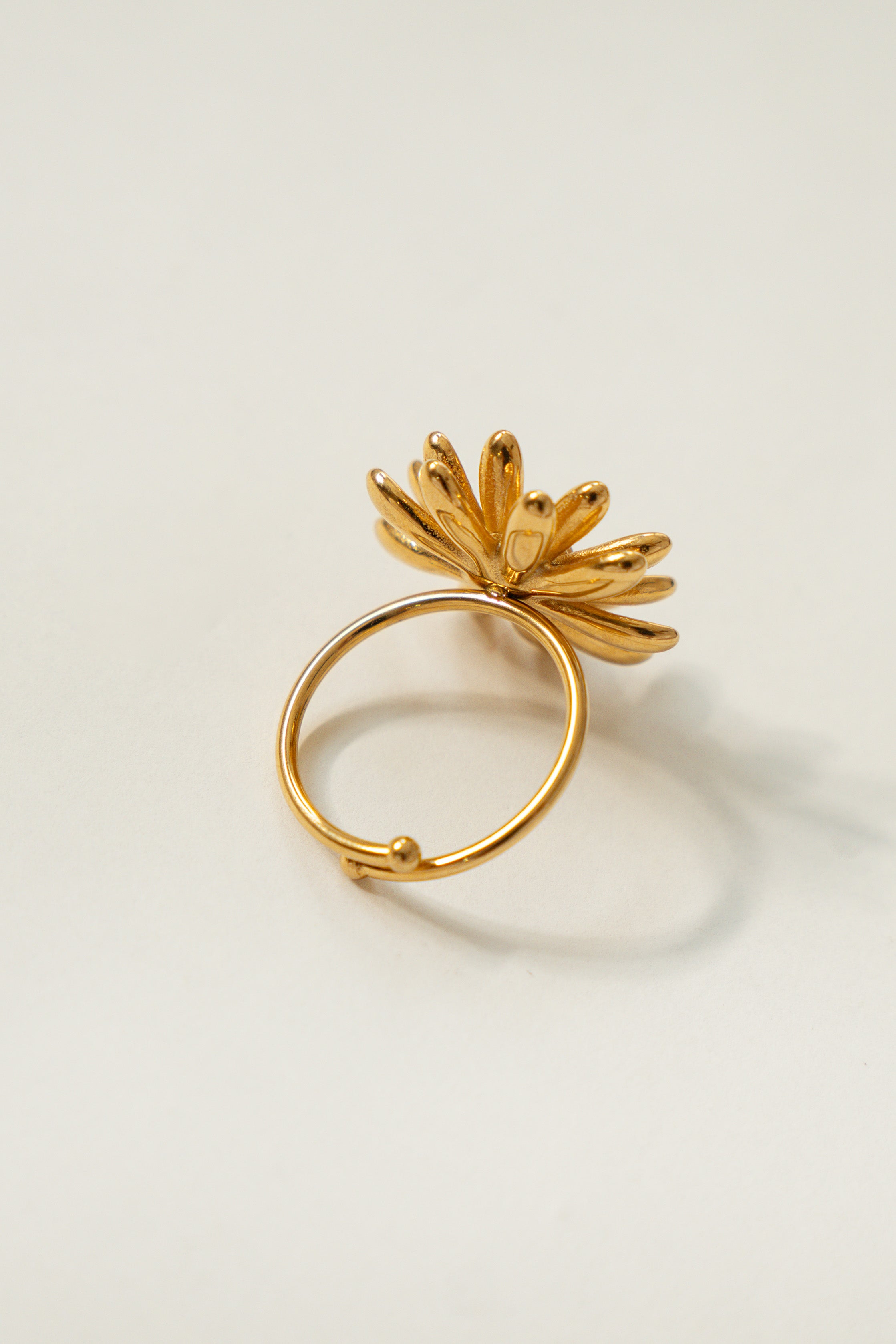 GRAND DAISY RING