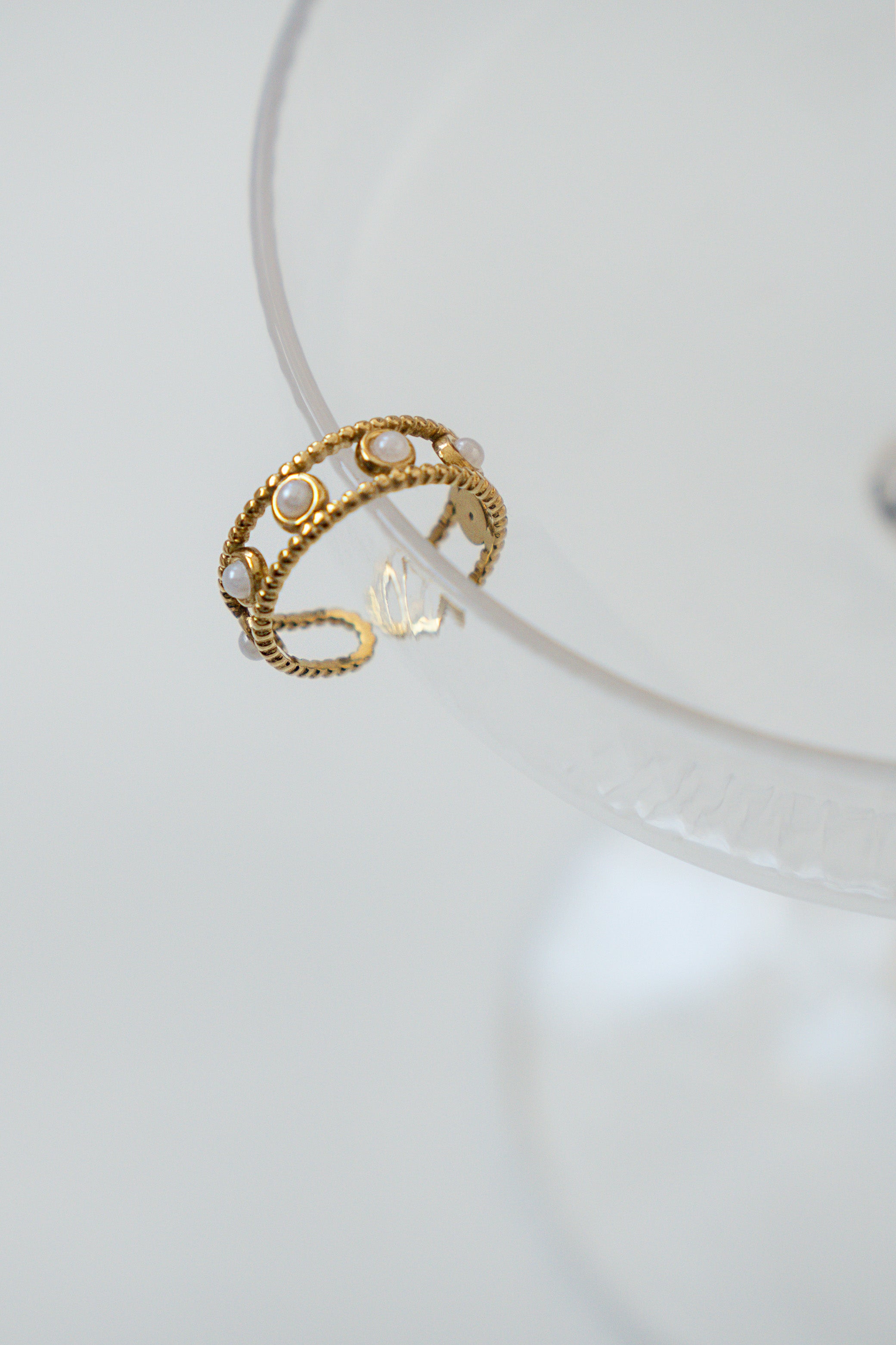 DOUBLE CIRCLES AND PEARL RING