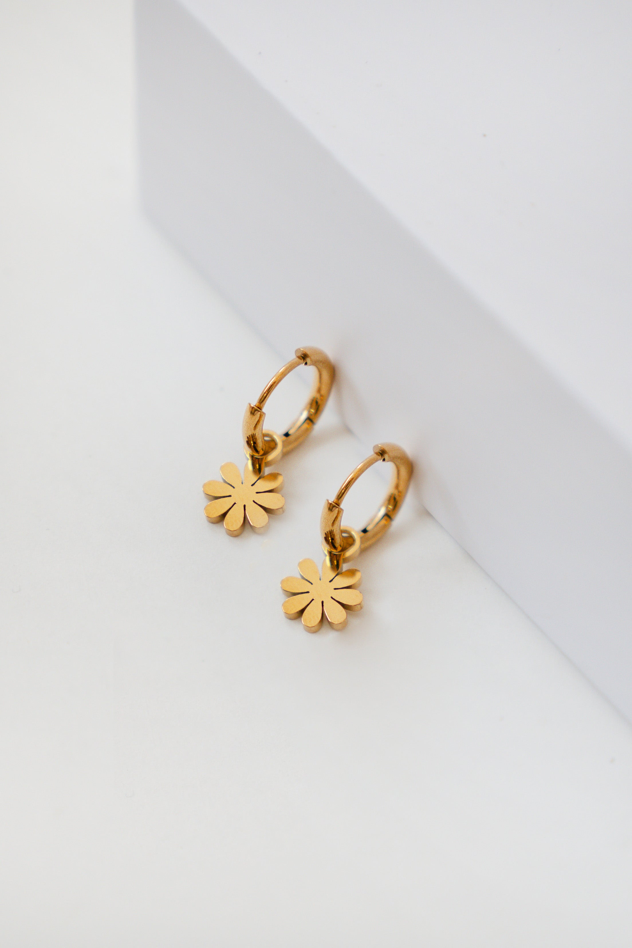MINI FLOWER HOOP EARRINGS