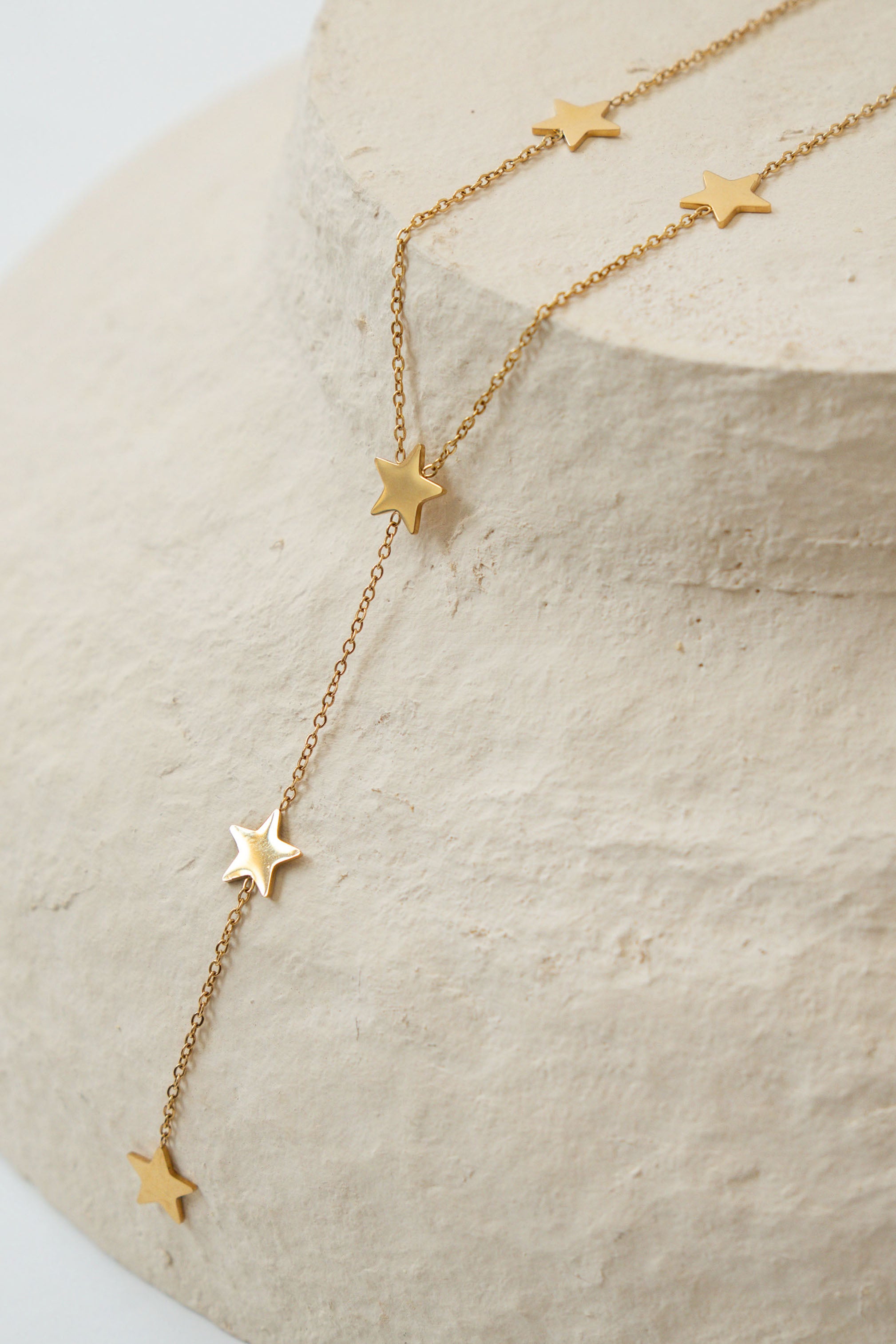 STAR NECKLACE