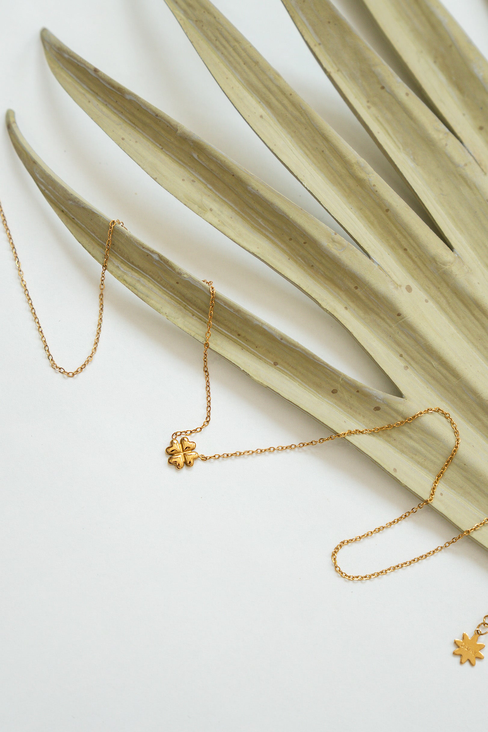 COLLAR TRÉBOL VOLUMEN