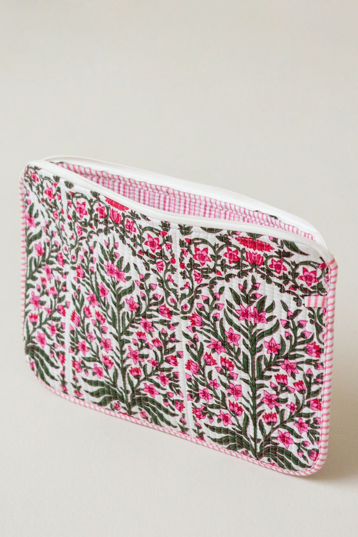 FUNDA ORDENADOR // FLORES ROSA
