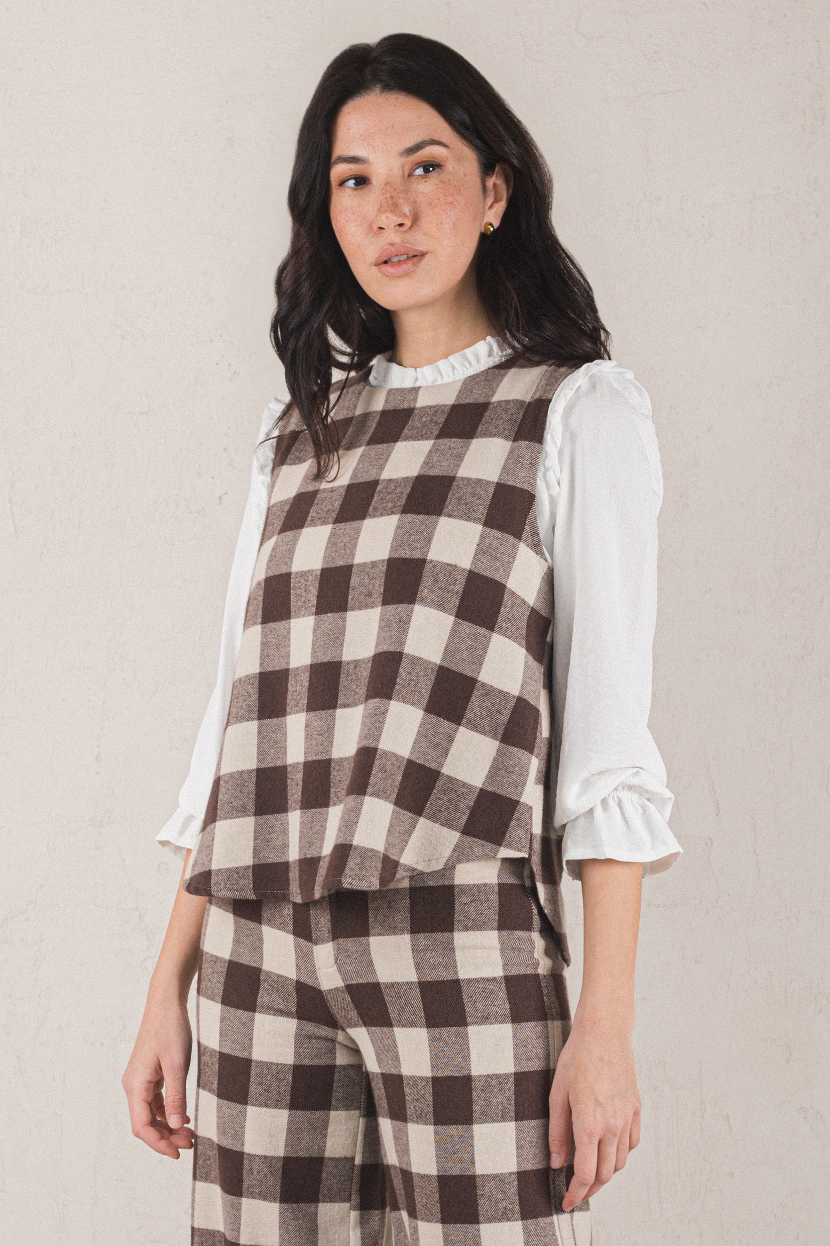 GILET VICTORIA // À CARREAUX MARRON