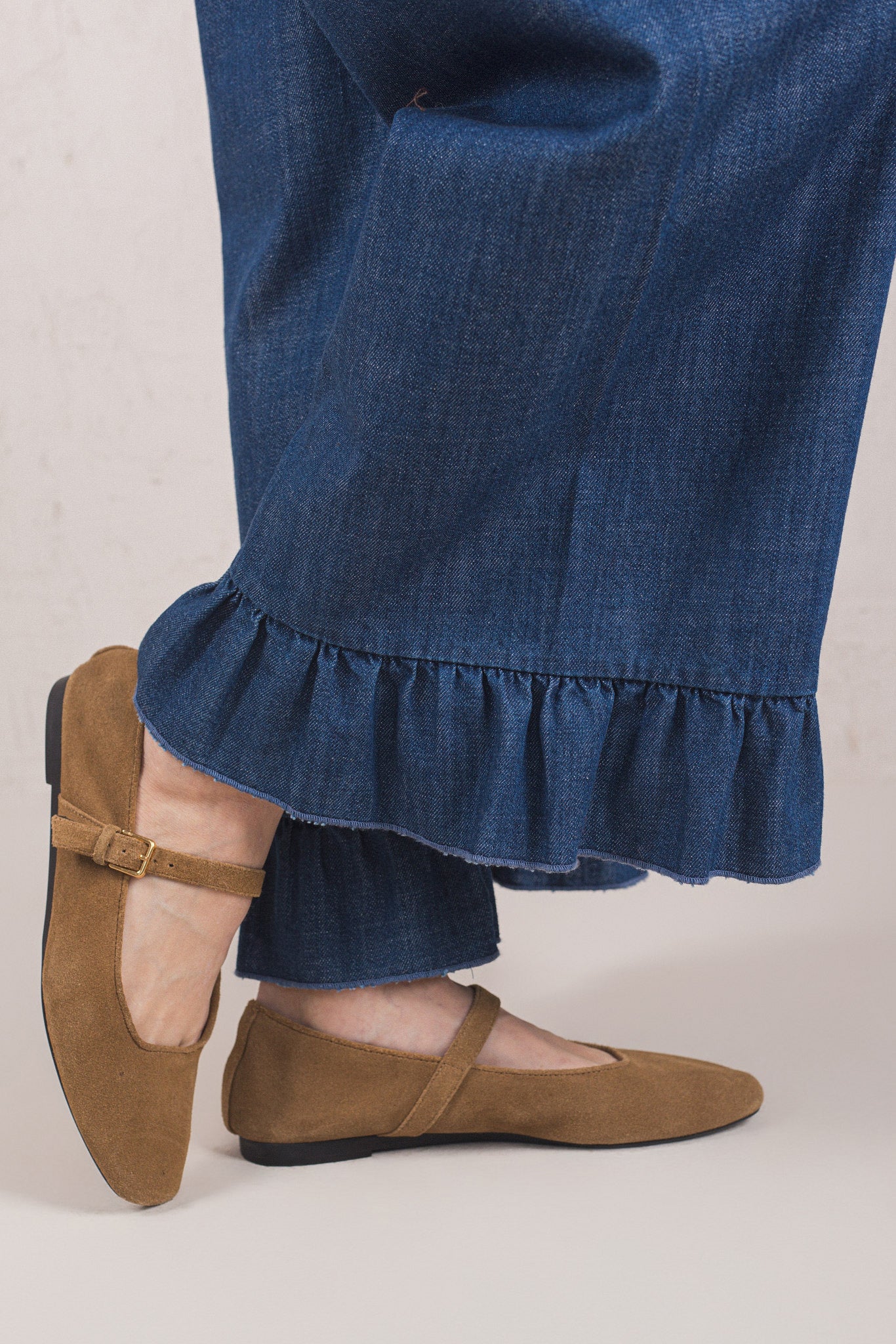 CHLOE PANTS // MEDIUM DENIM