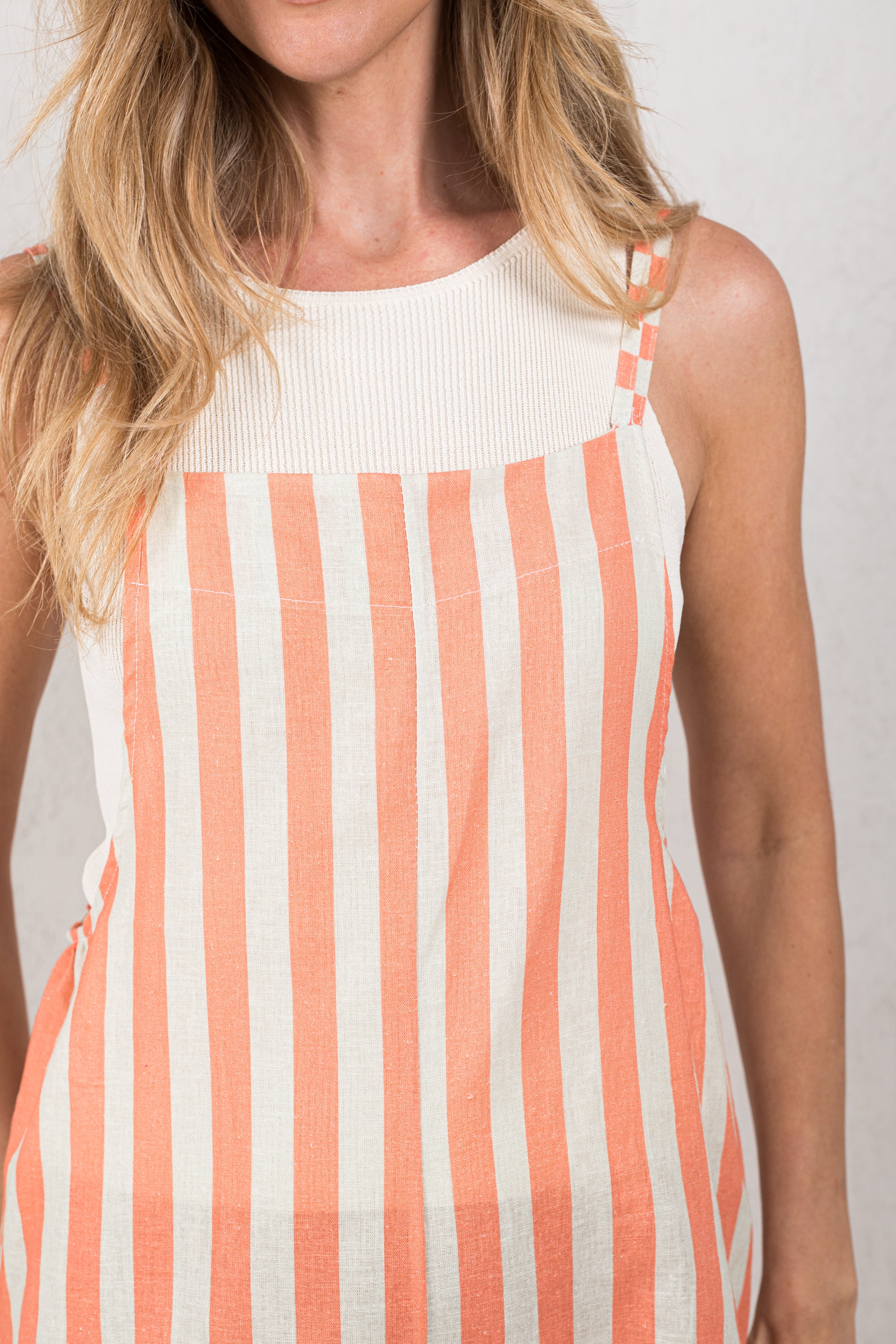 MONO PAZ // LINO RAYAS CORAL