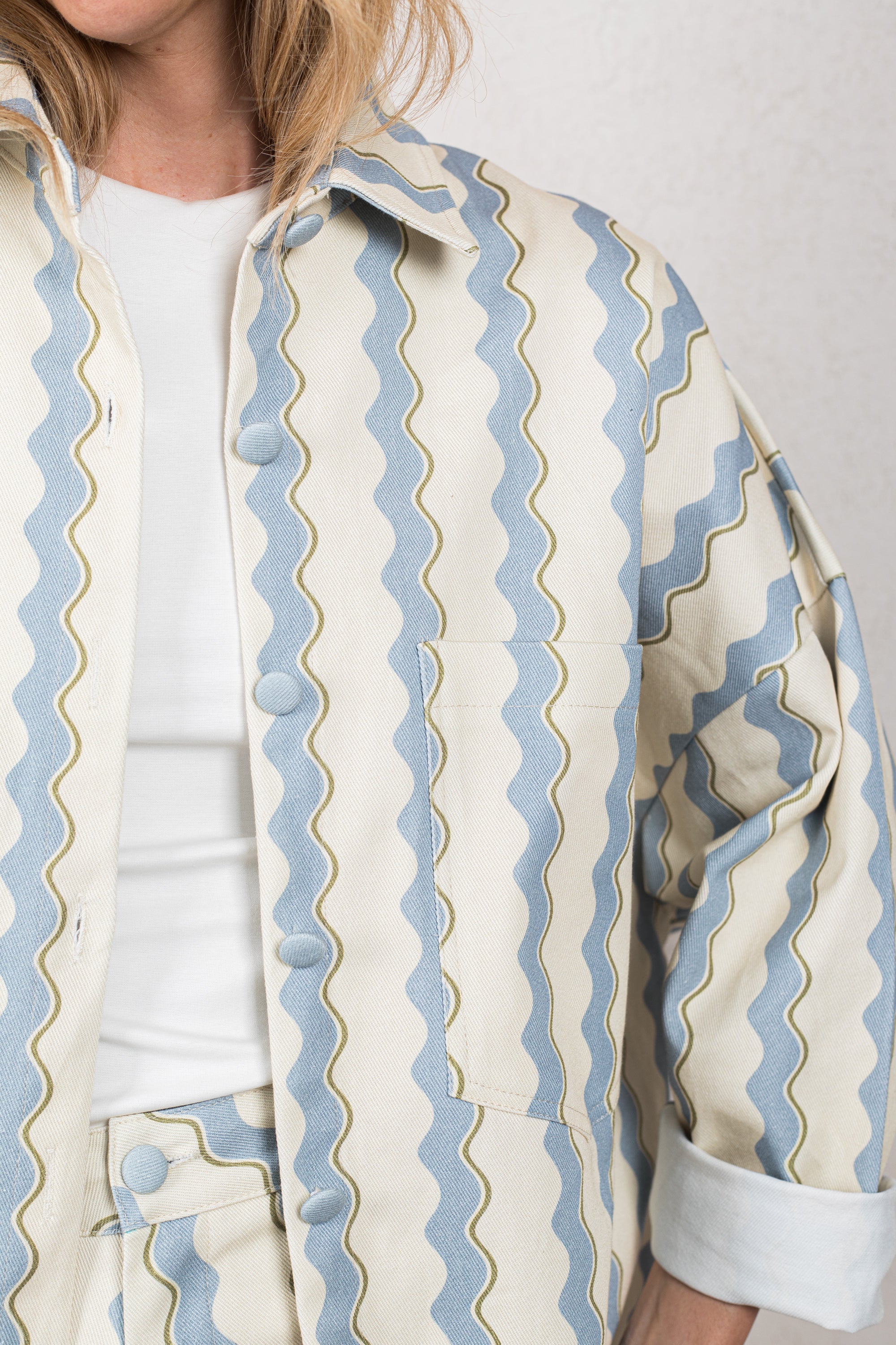 CHAQUETA CELIA // OLAS AZUL CIELO