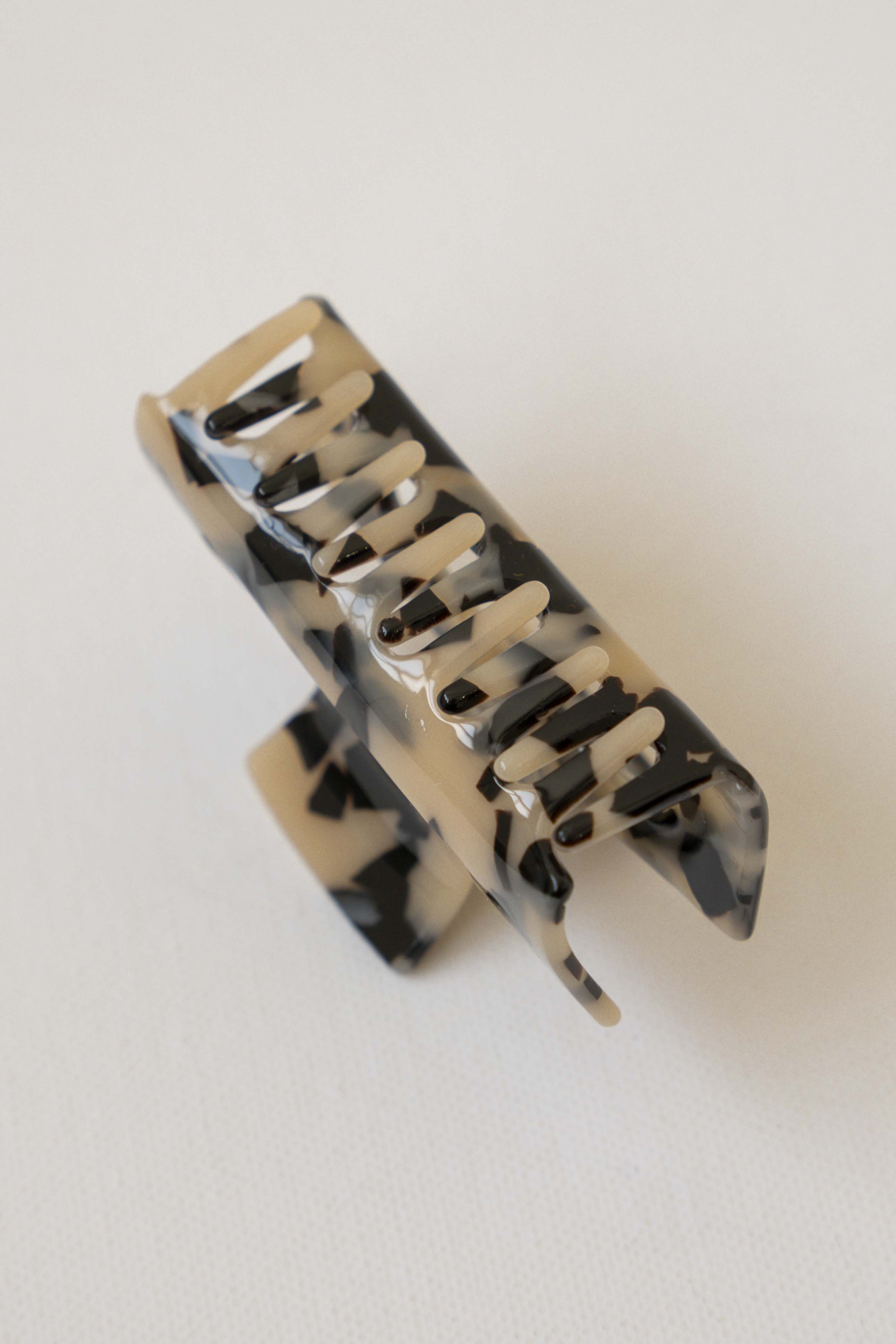 PINZA ÁMBAR GRANDE