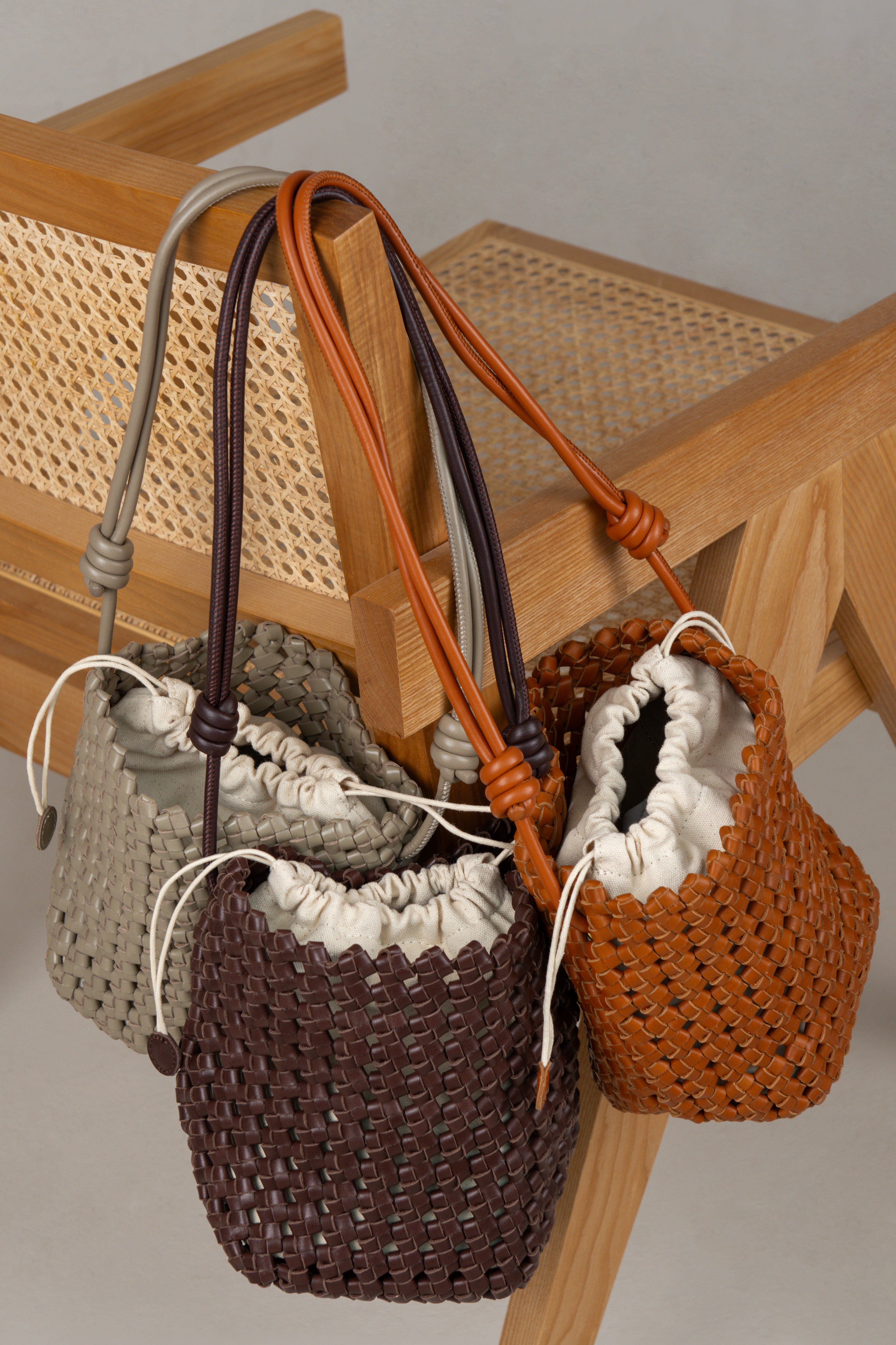VIOLETTE HANDBAG // TAUPE