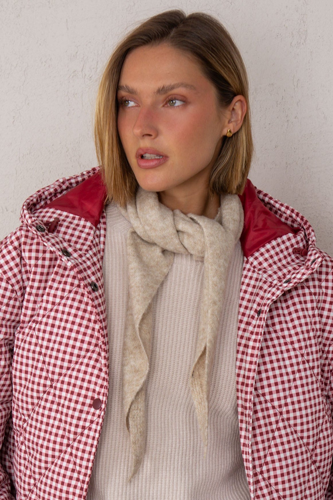 BUFANDA TRIANGULAR // BEIGE