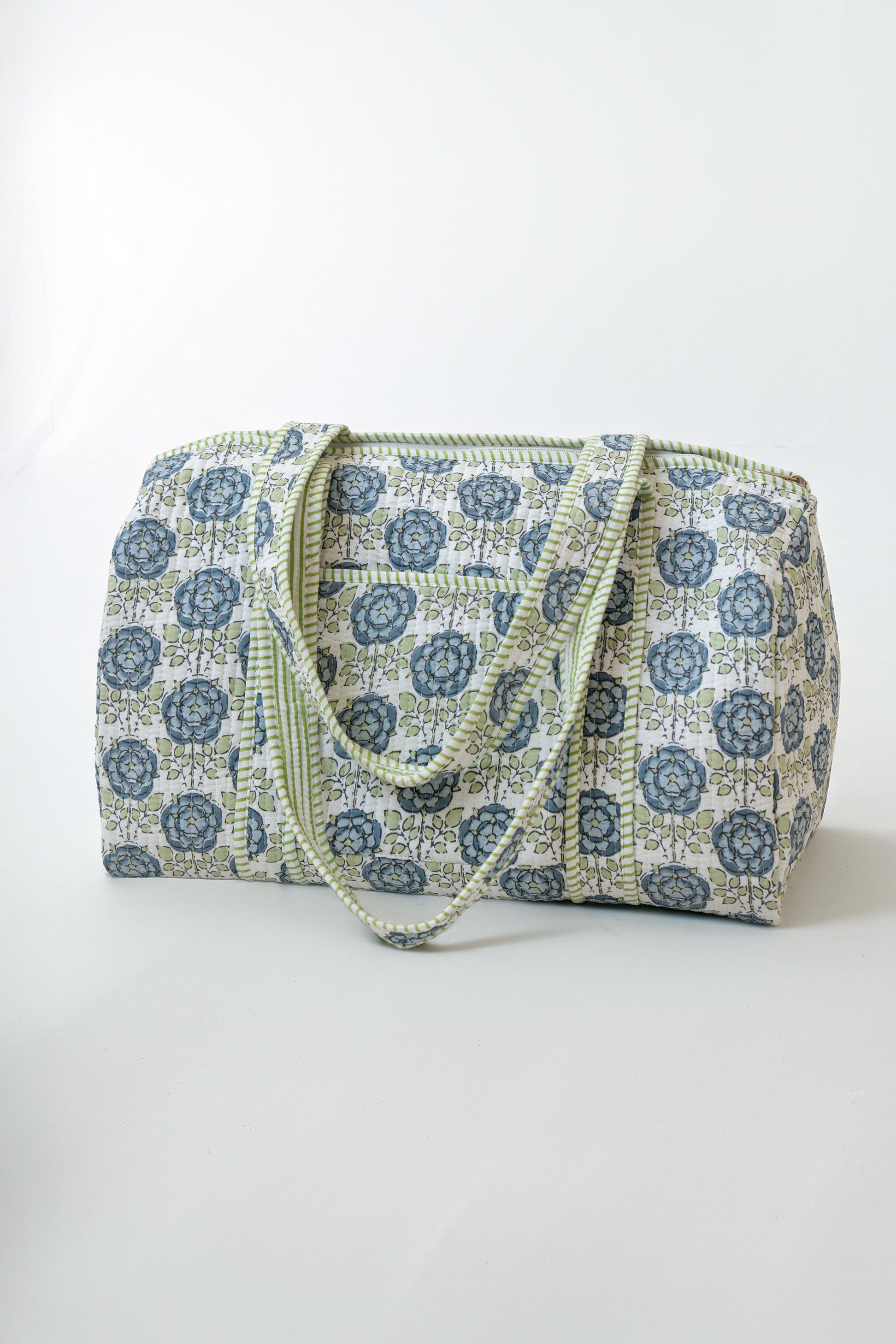 BLUE FLOWERS SPORTS BAG