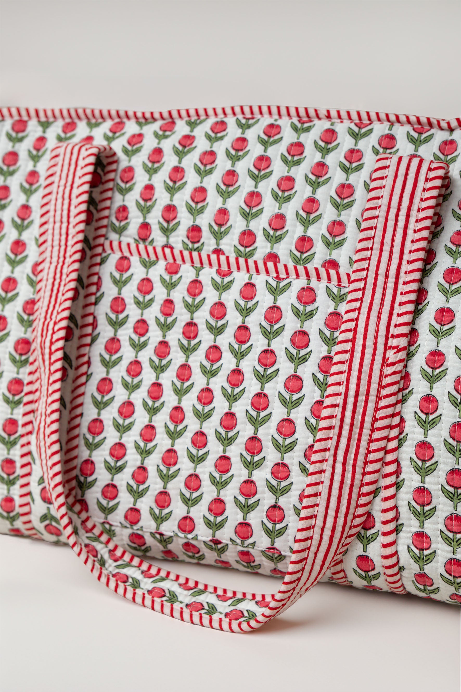 RED MINI FLOWERS SPORTS BAG