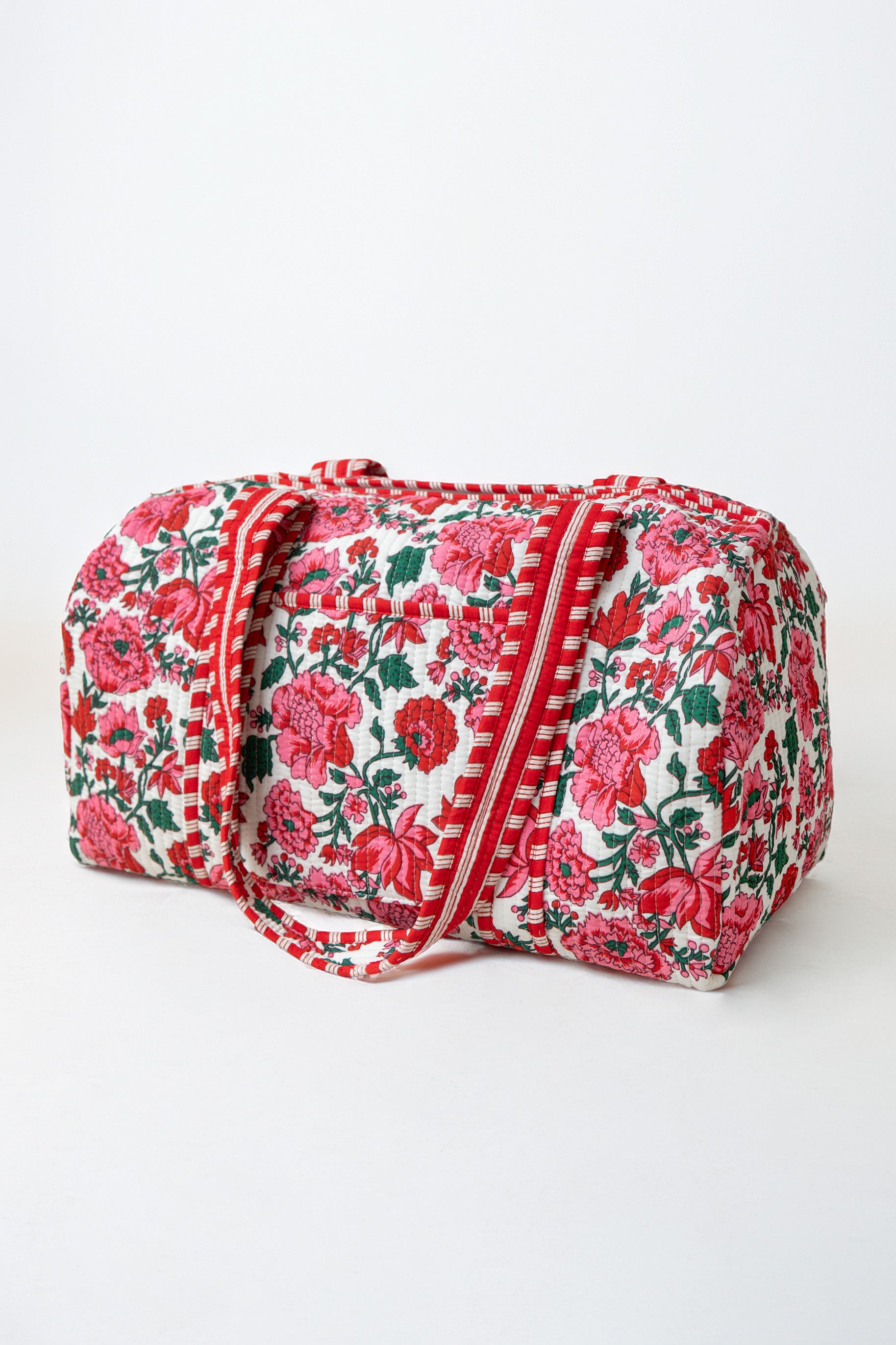 RED FLOWERS SPORTS BAG