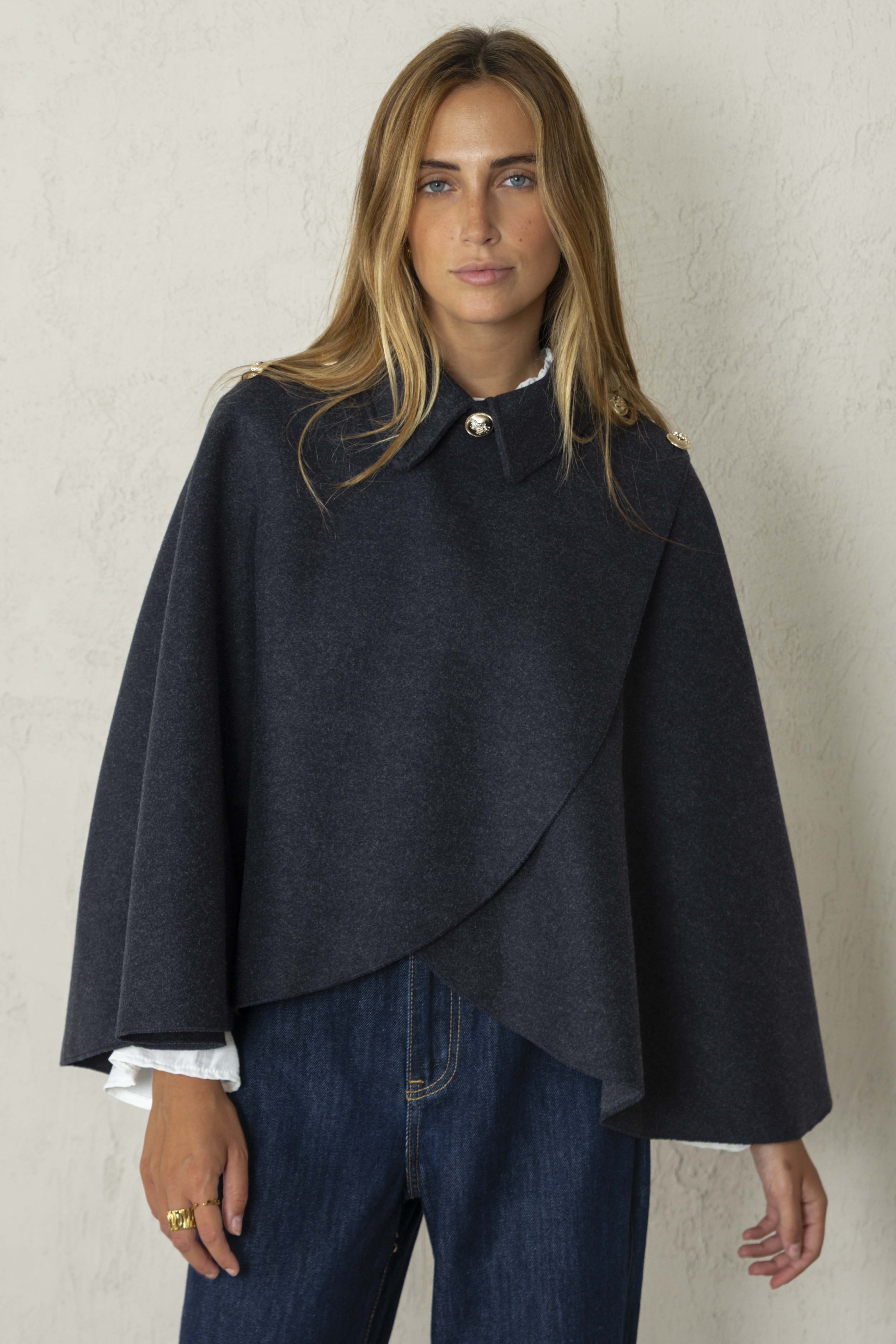 CAROLINA CAPE // DARK GREY
