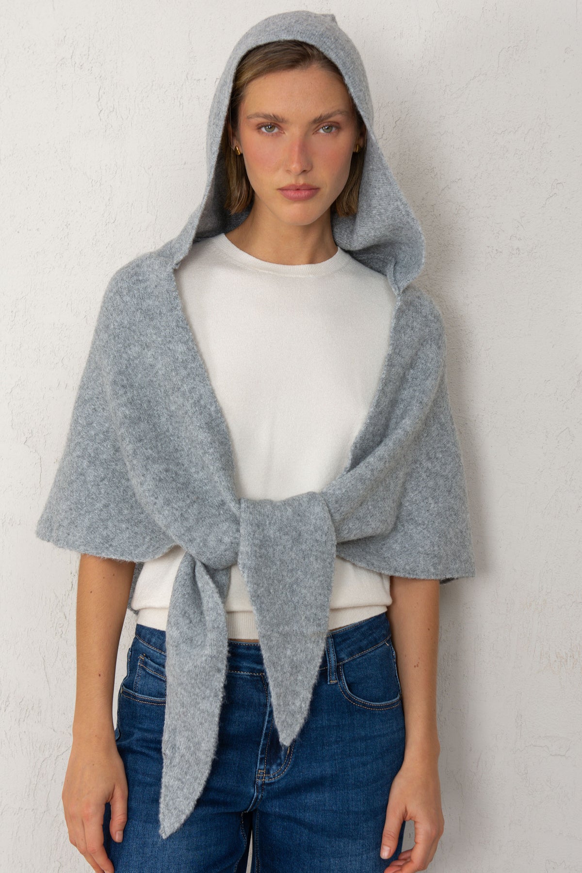 CAPA CAPUCHA // GRIS