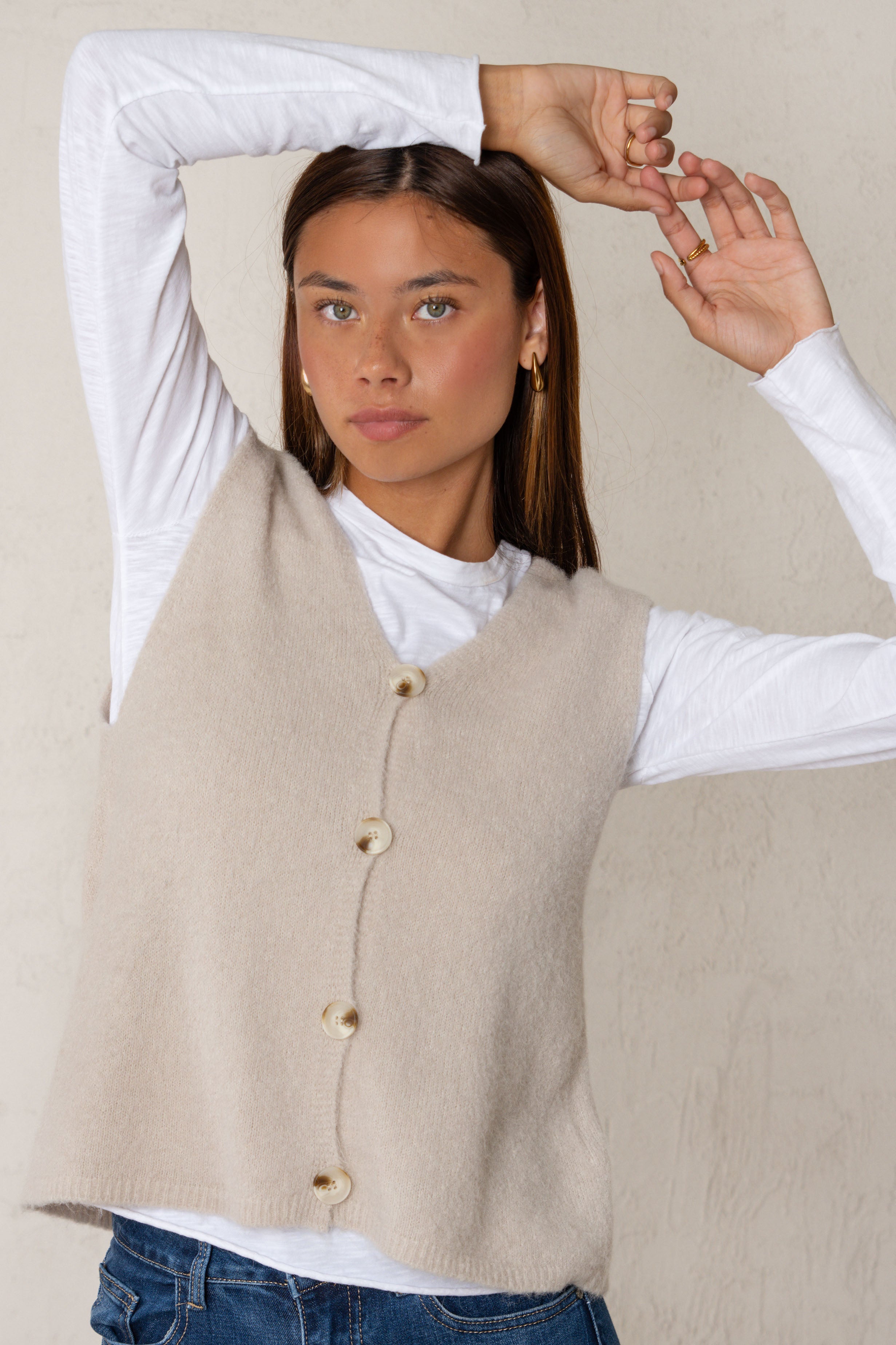 CHALECO CLARA // BEIGE