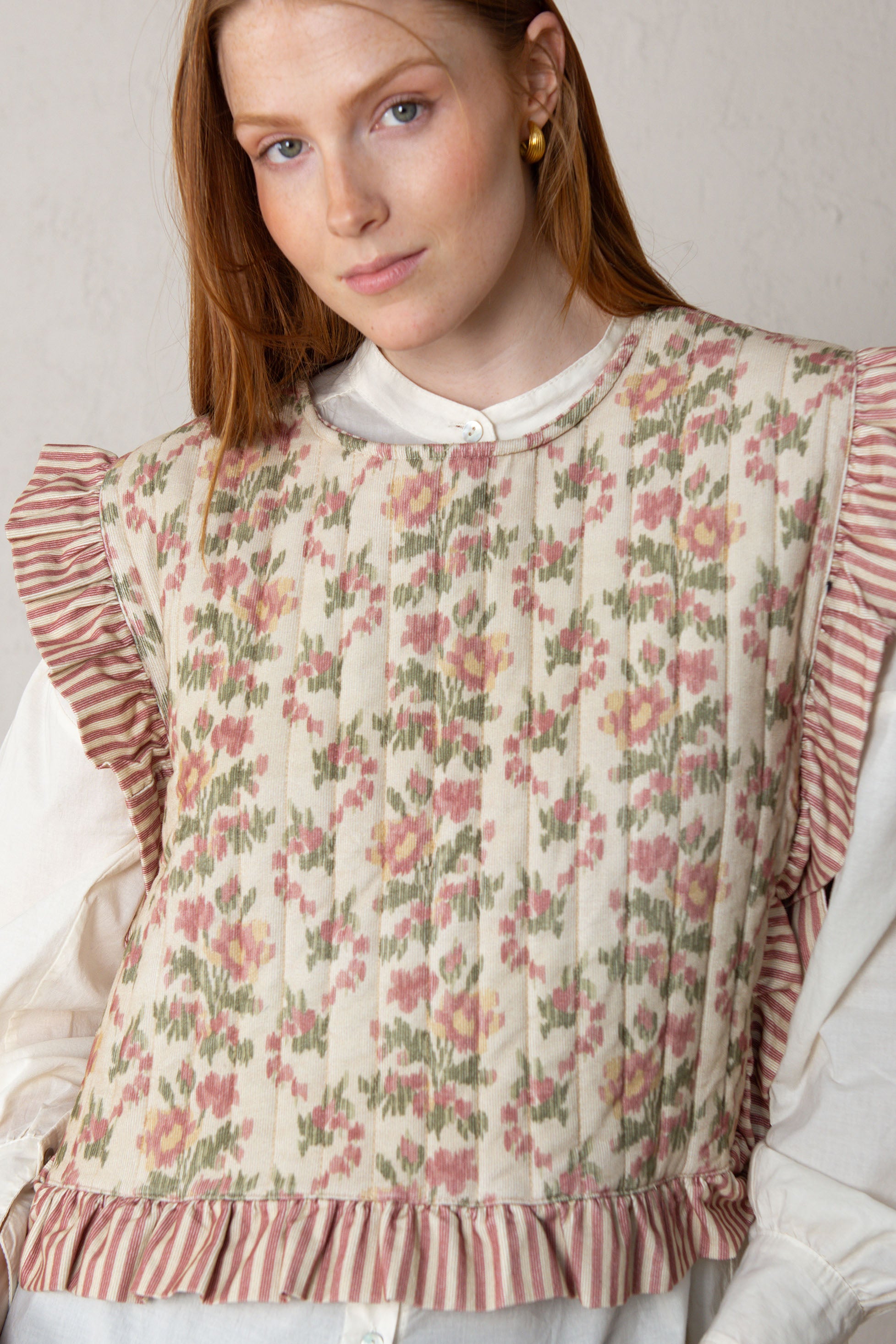 CHALECO ABRIL // FLORES ROSA