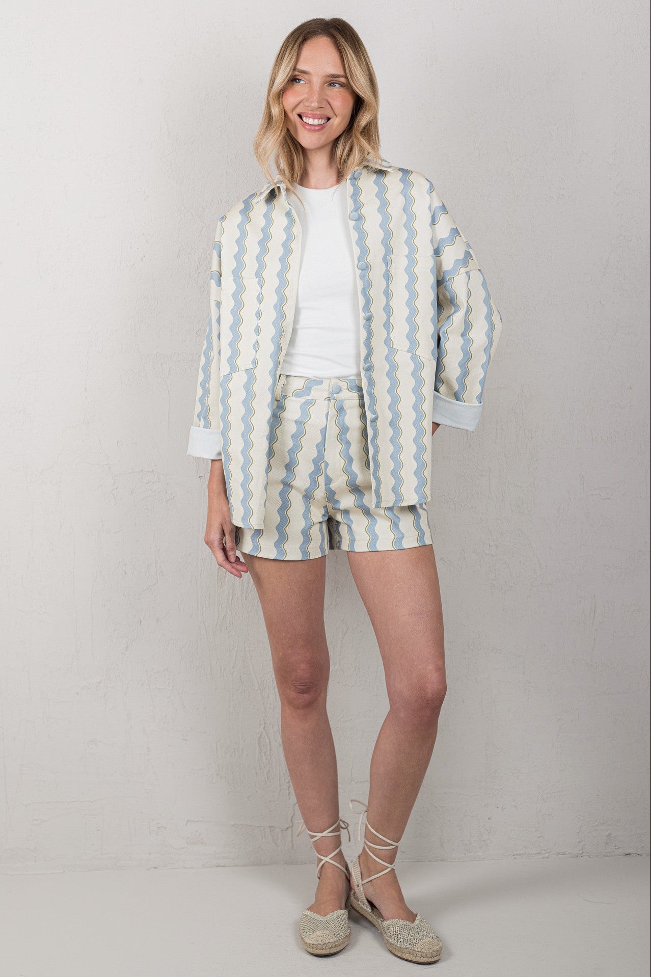CHAQUETA CELIA // OLAS AZUL CIELO