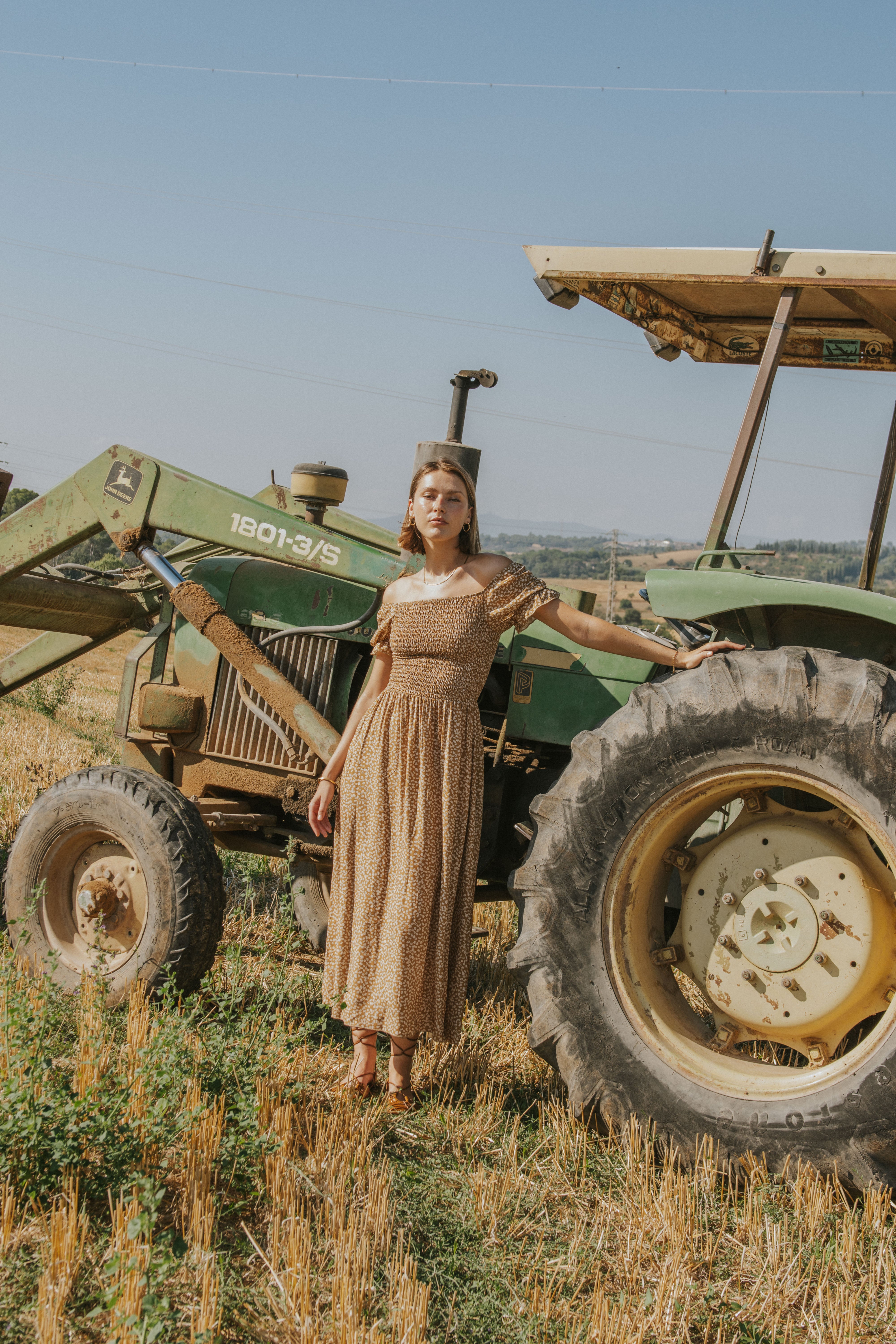 VESTIDO CLARA // FLORES MOSTAZA