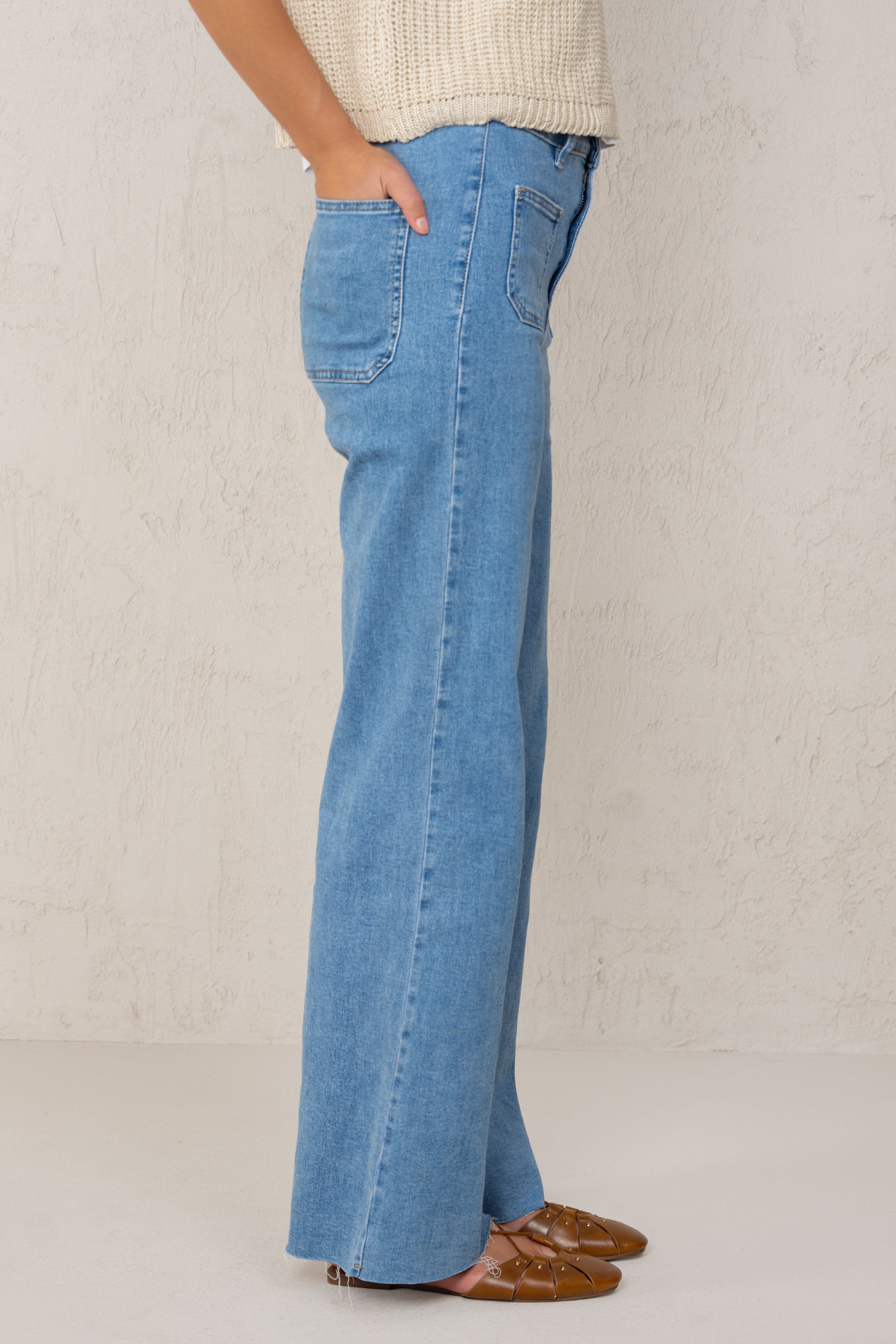 MONICA JEANS // MEDIUM DENIM