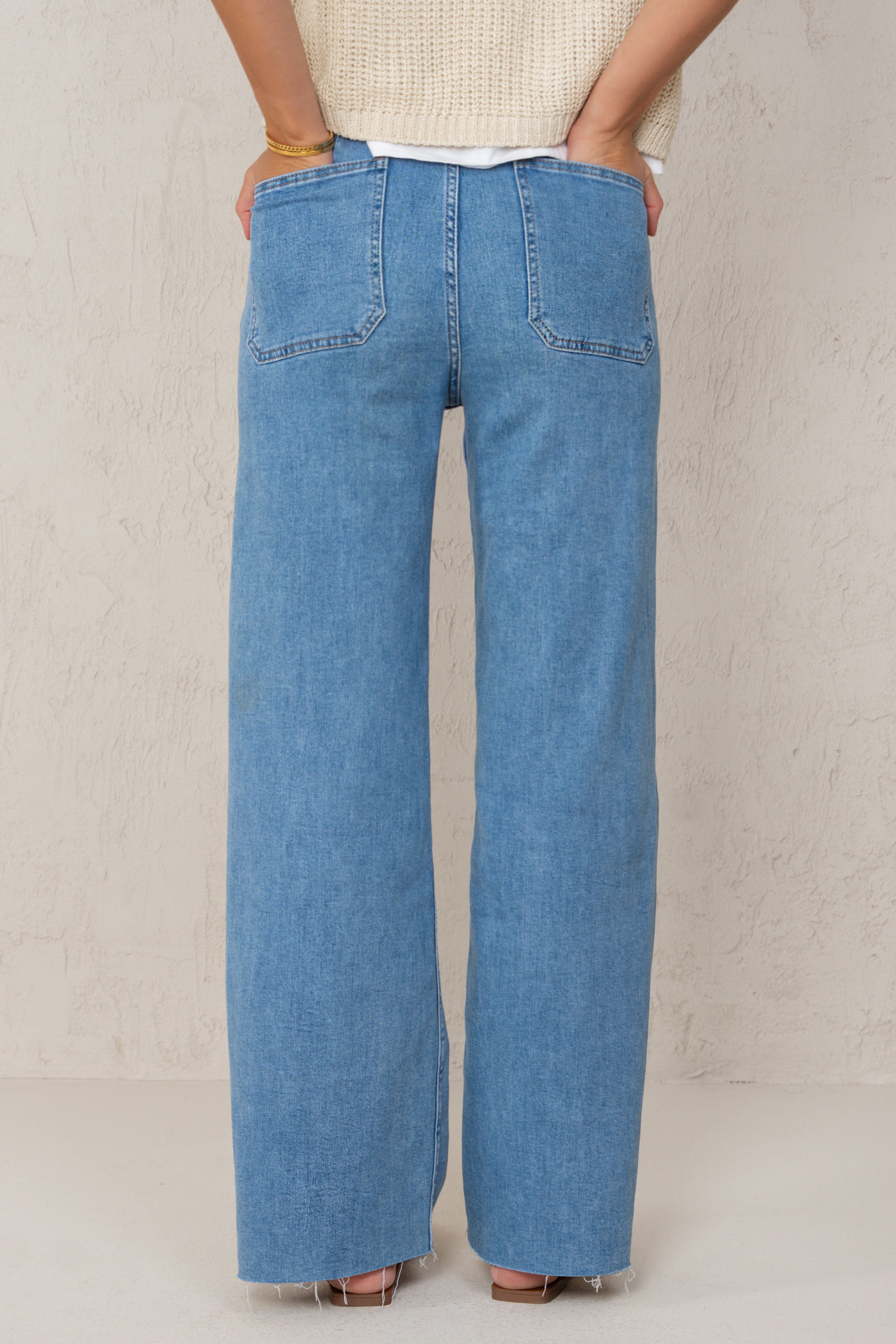 MONICA JEANS // MEDIUM DENIM