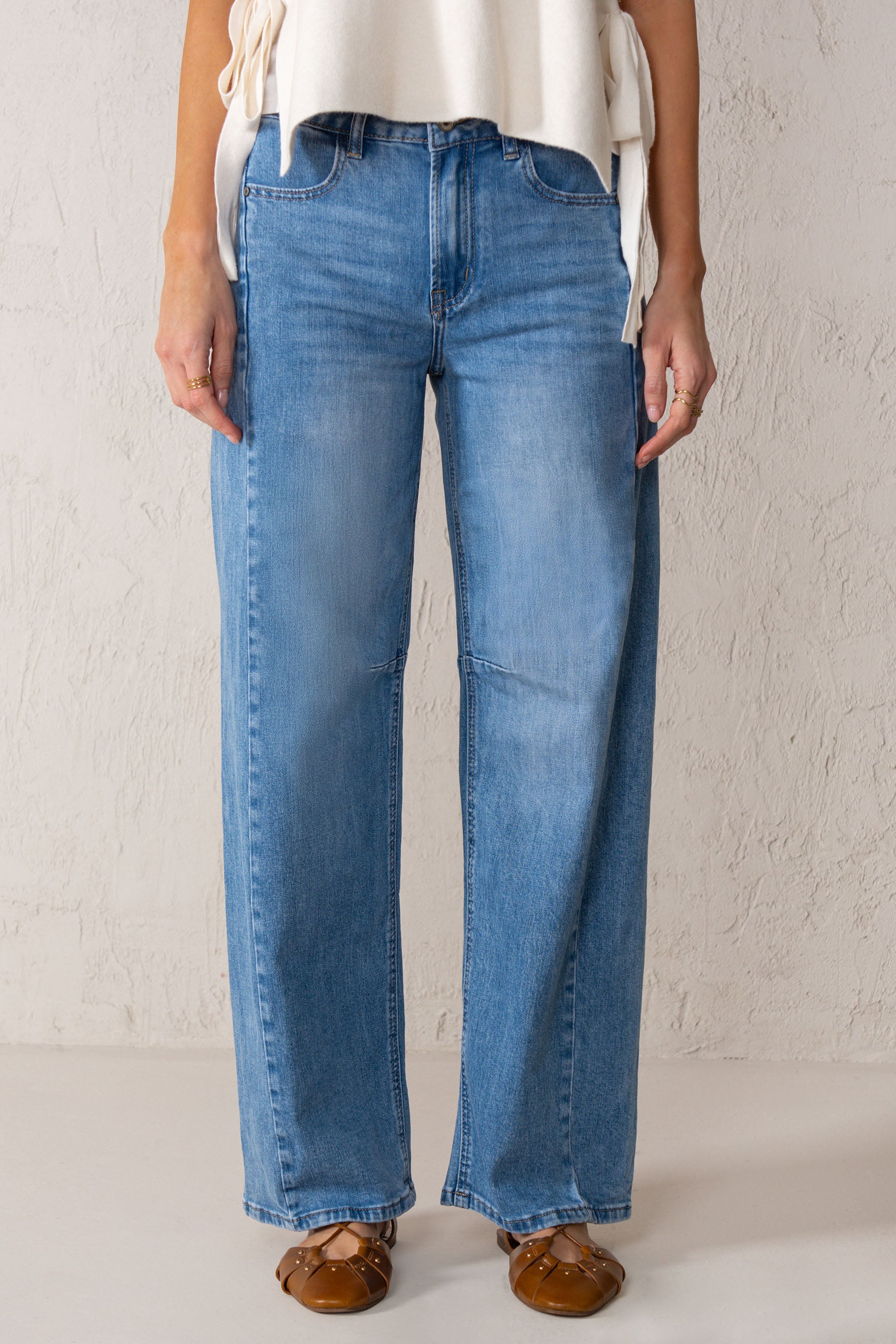 ELENA JEANS // MEDIUM DENIM