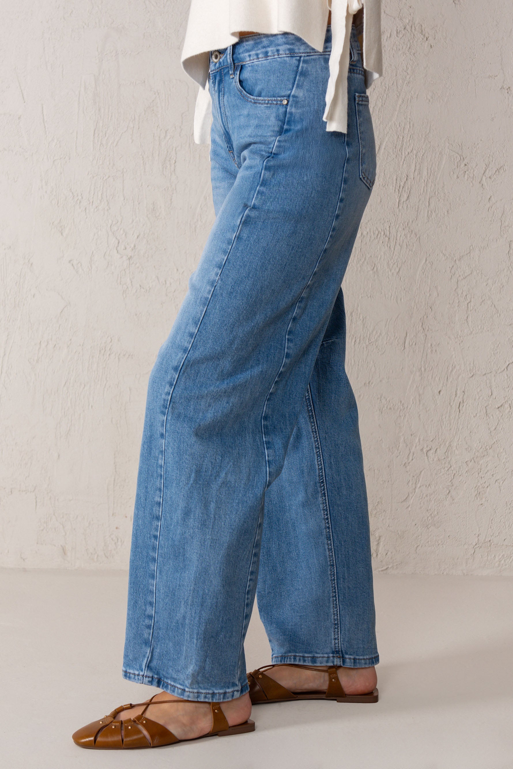 ELENA JEANS // MEDIUM DENIM