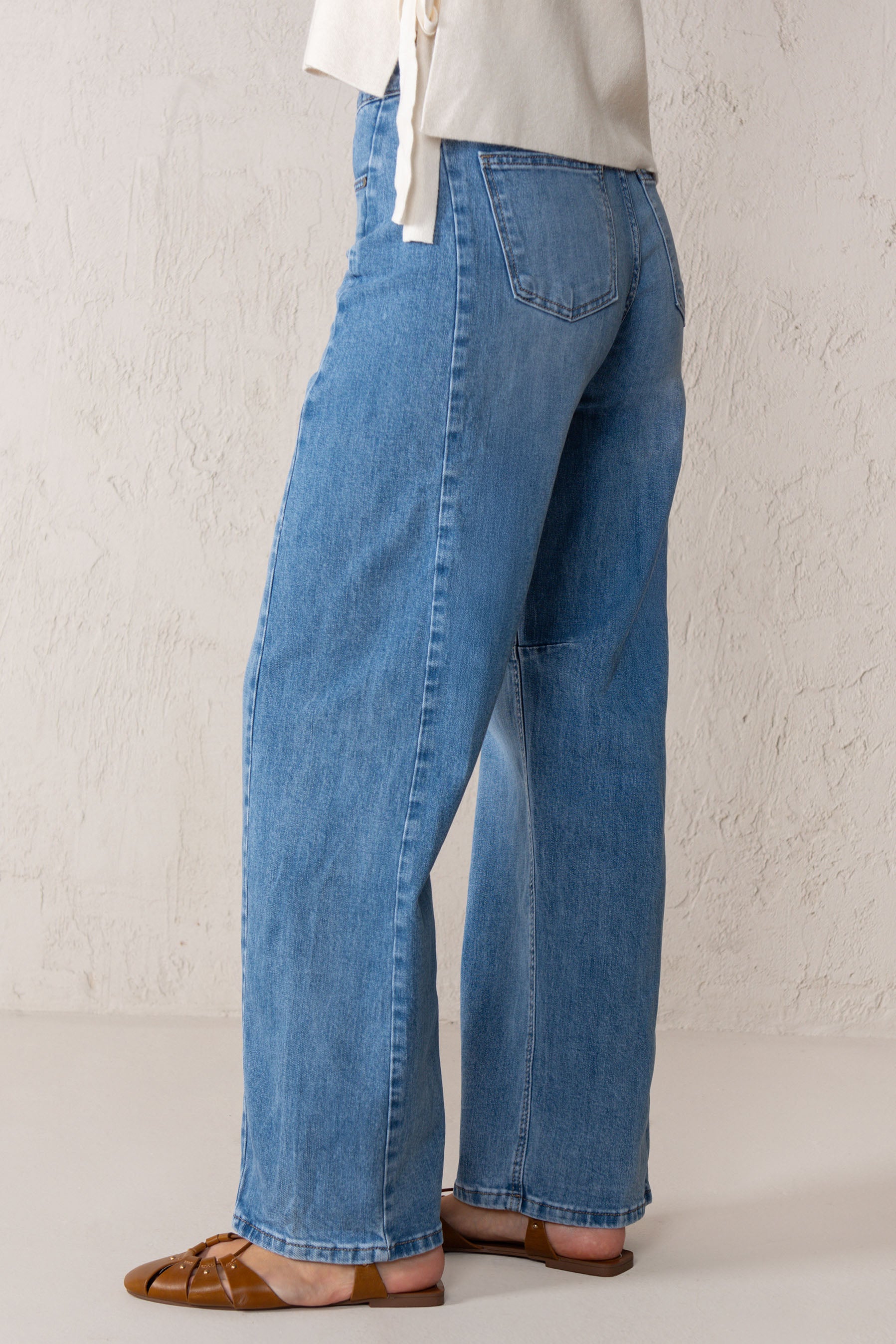 ELENA JEANS // MEDIUM DENIM