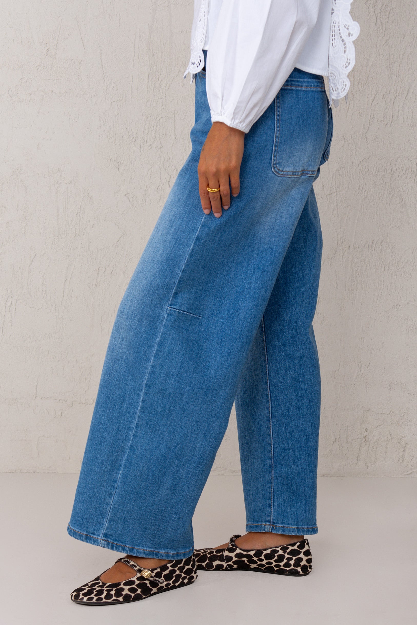 PATRICIA JEANS // MEDIUM DENIM