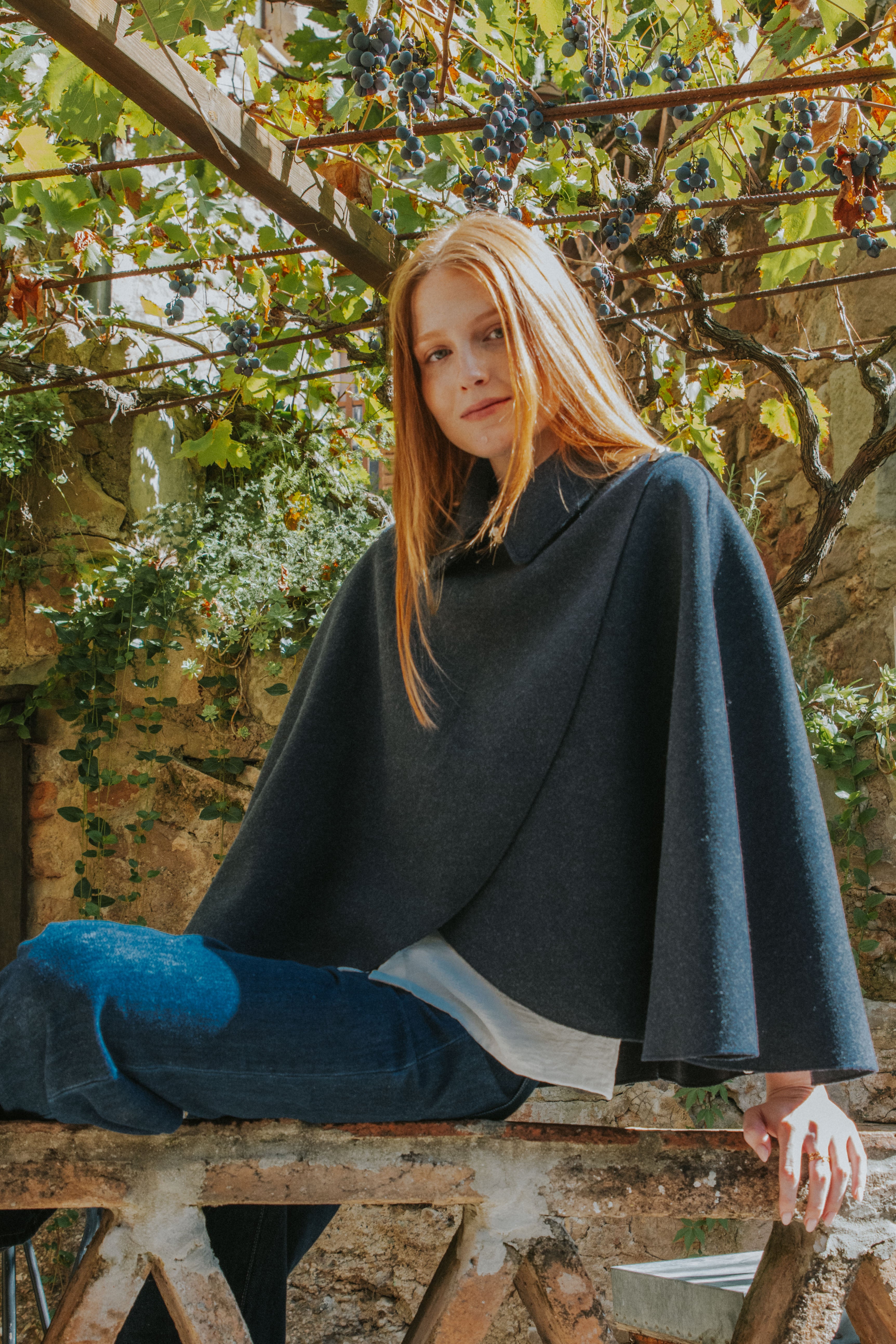 CAROLINA CAPE // DARK GREY