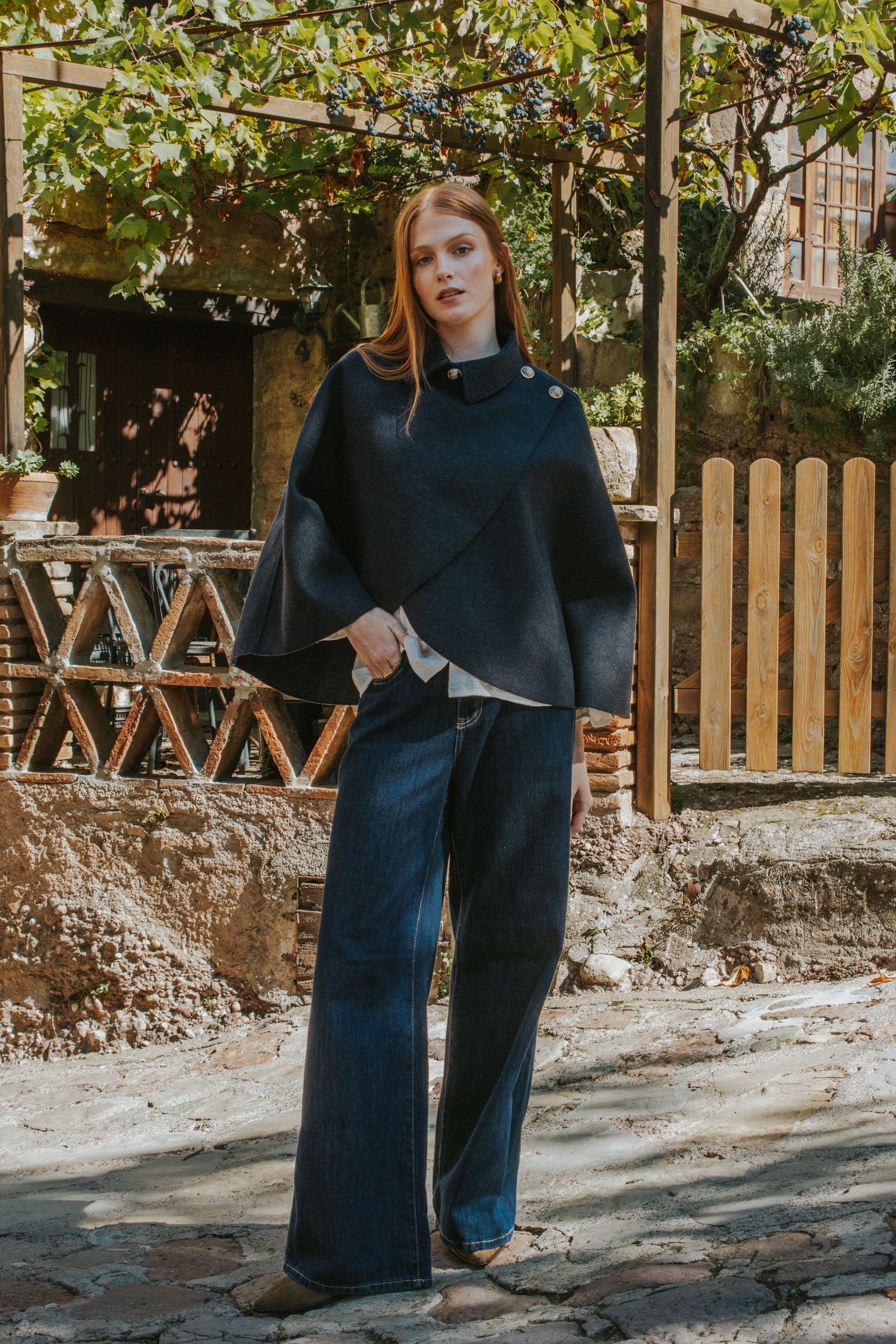CAROLINA CAPE // DARK GREY