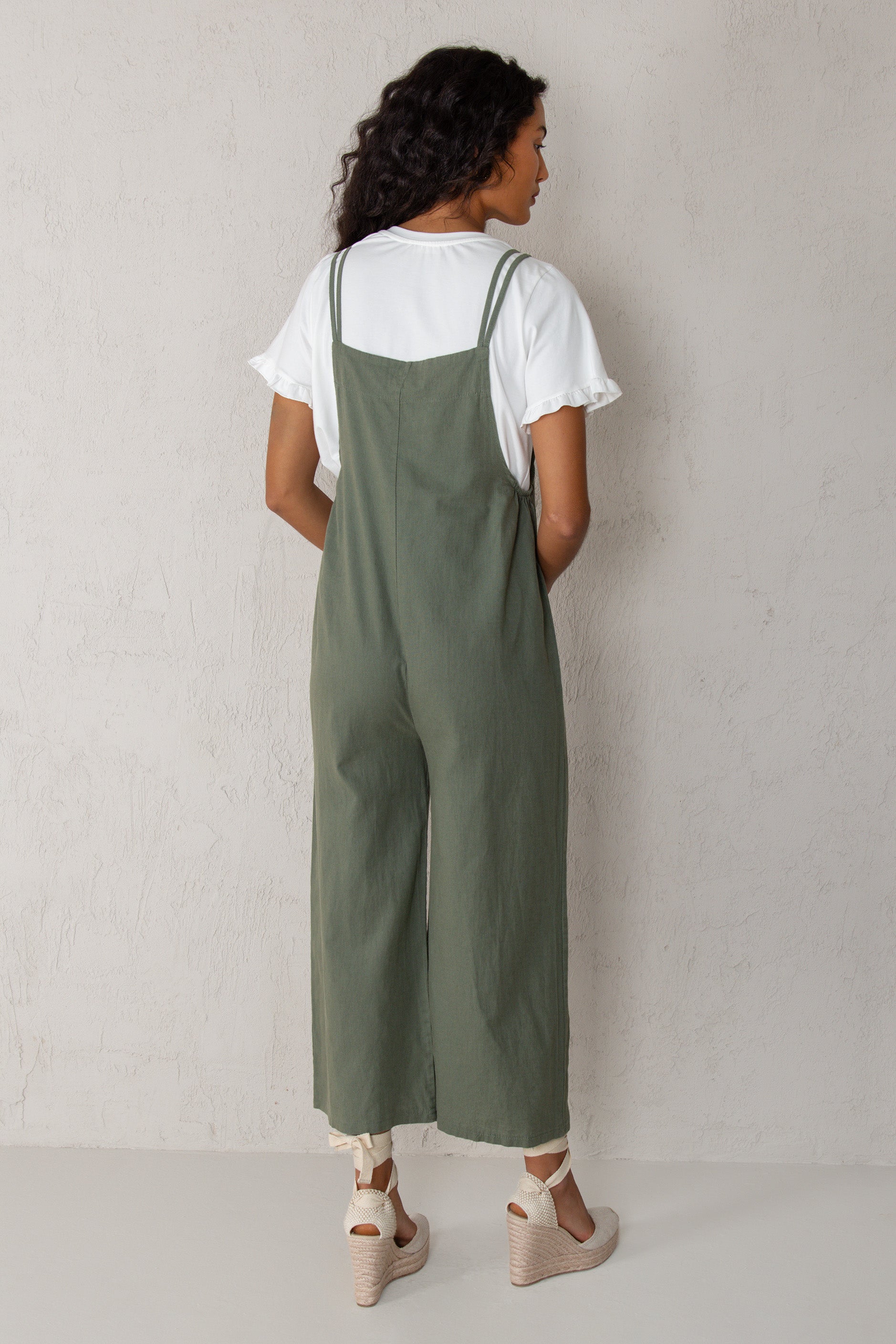 PAZ JUMPSUIT // GREEN LINEN