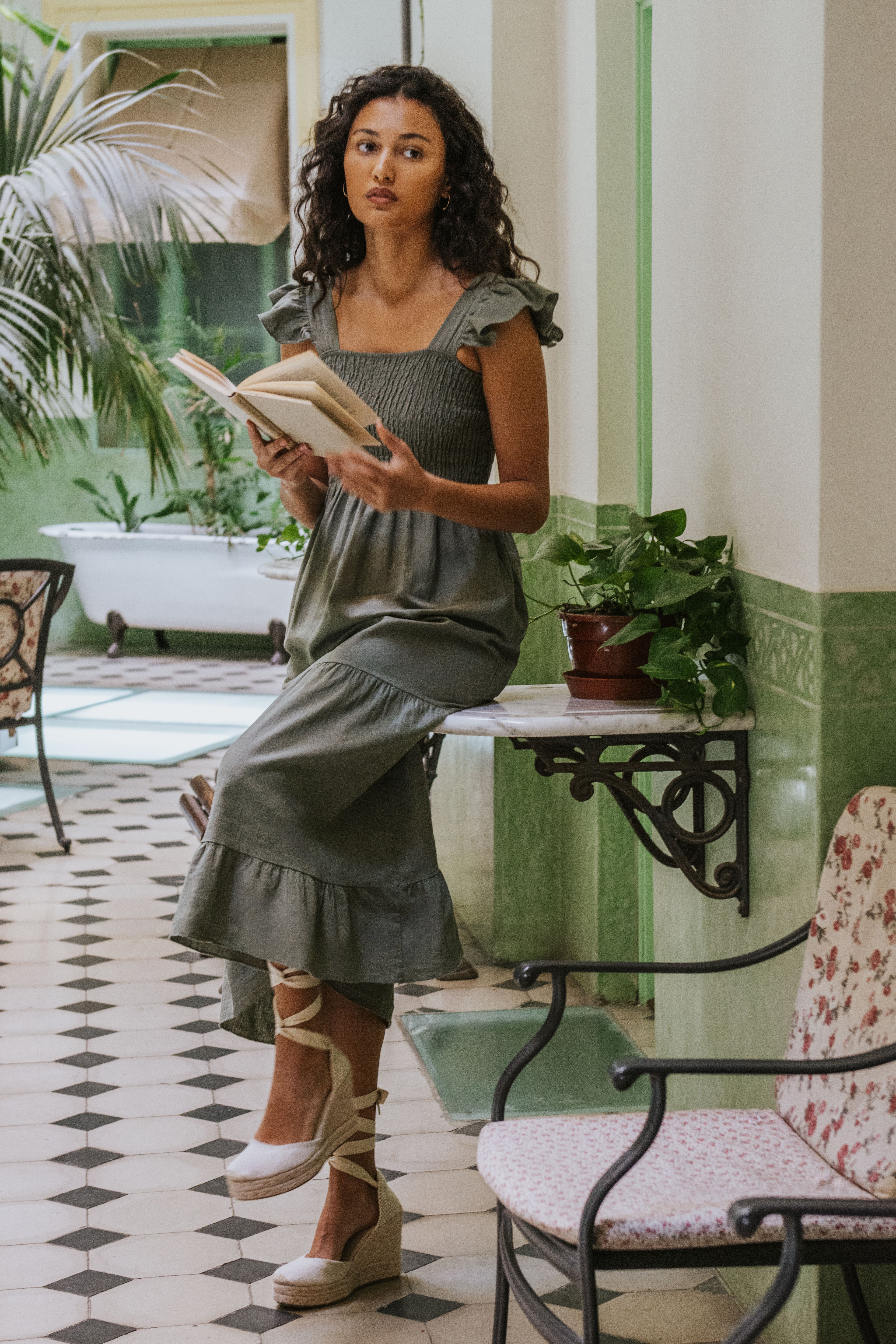 LÍA DRESS // GREEN LINEN