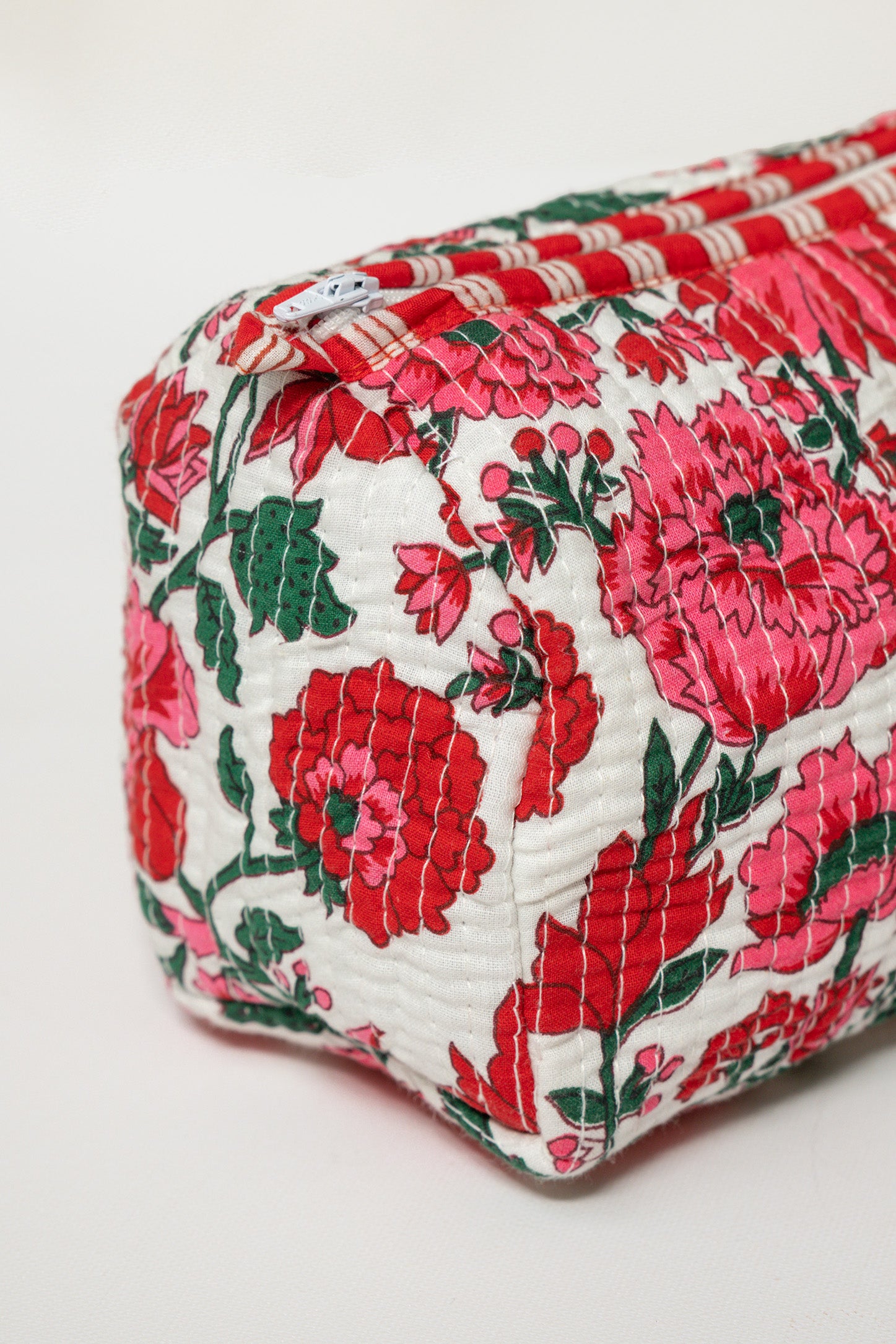 NECESER MEDIANO FLORES // ROJO
